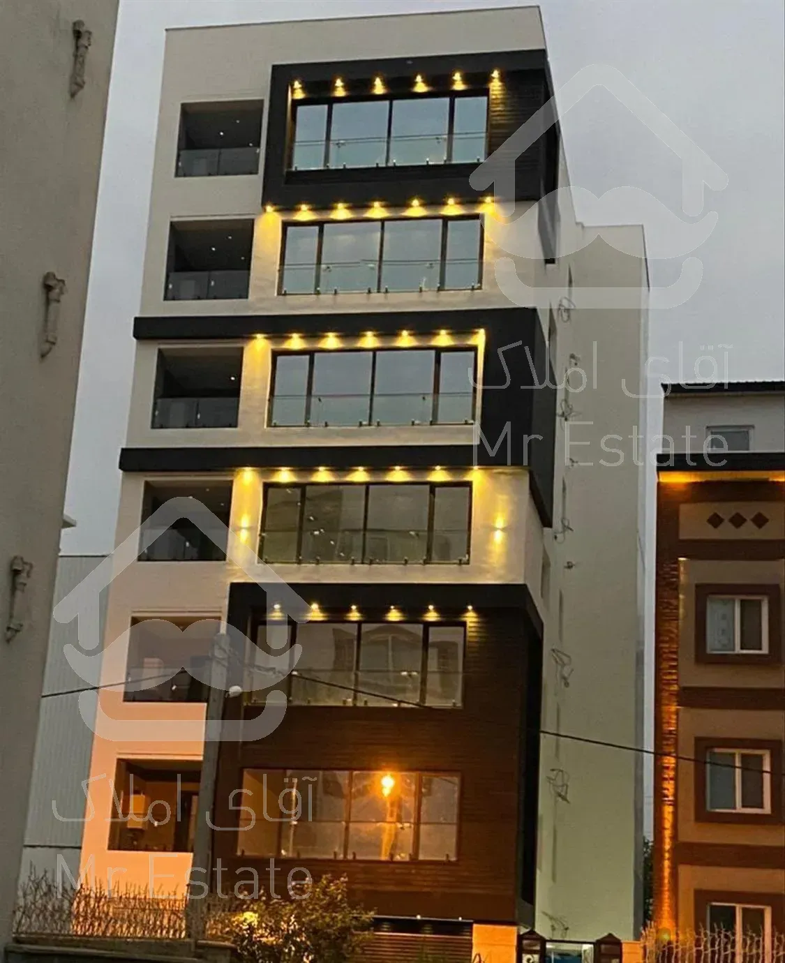 آپارتمان۱۴۸متر/ نوساز‌/ خیابان‌تهران