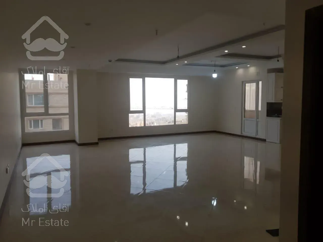 ۱۱۴ متر ویو ابدی دوبر نورگیر خوش نقشه