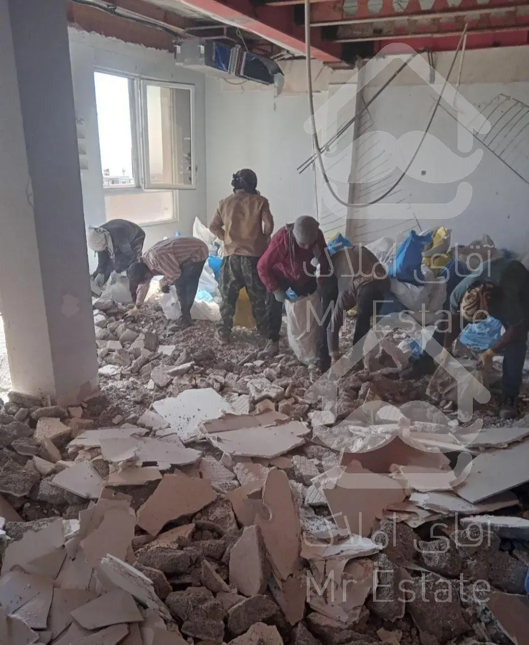 تخریب کلی ساختمان و جزئی آرگ شومینه کف تمام نقاط