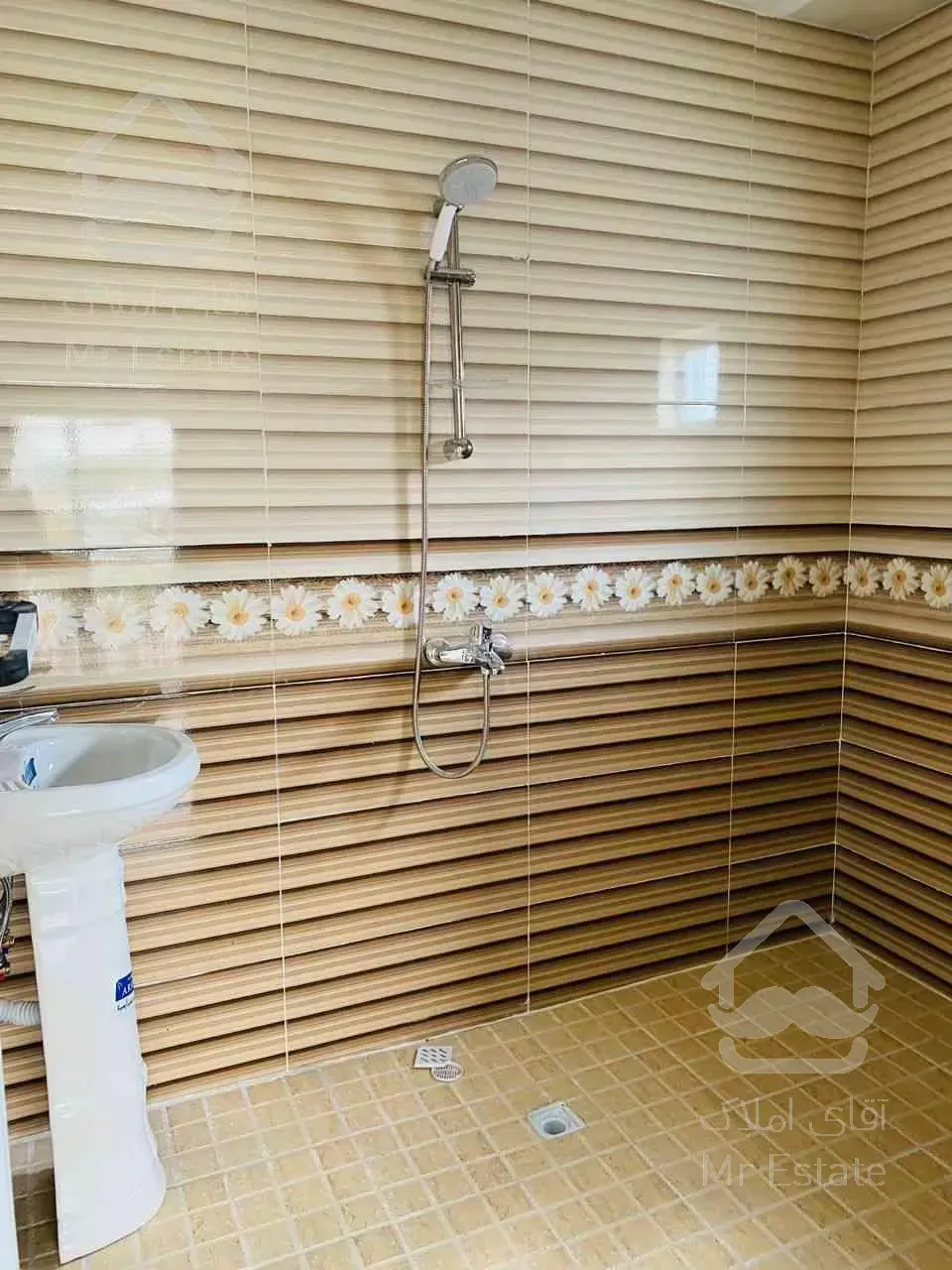 فروش ویلا ۲۲۰ متری