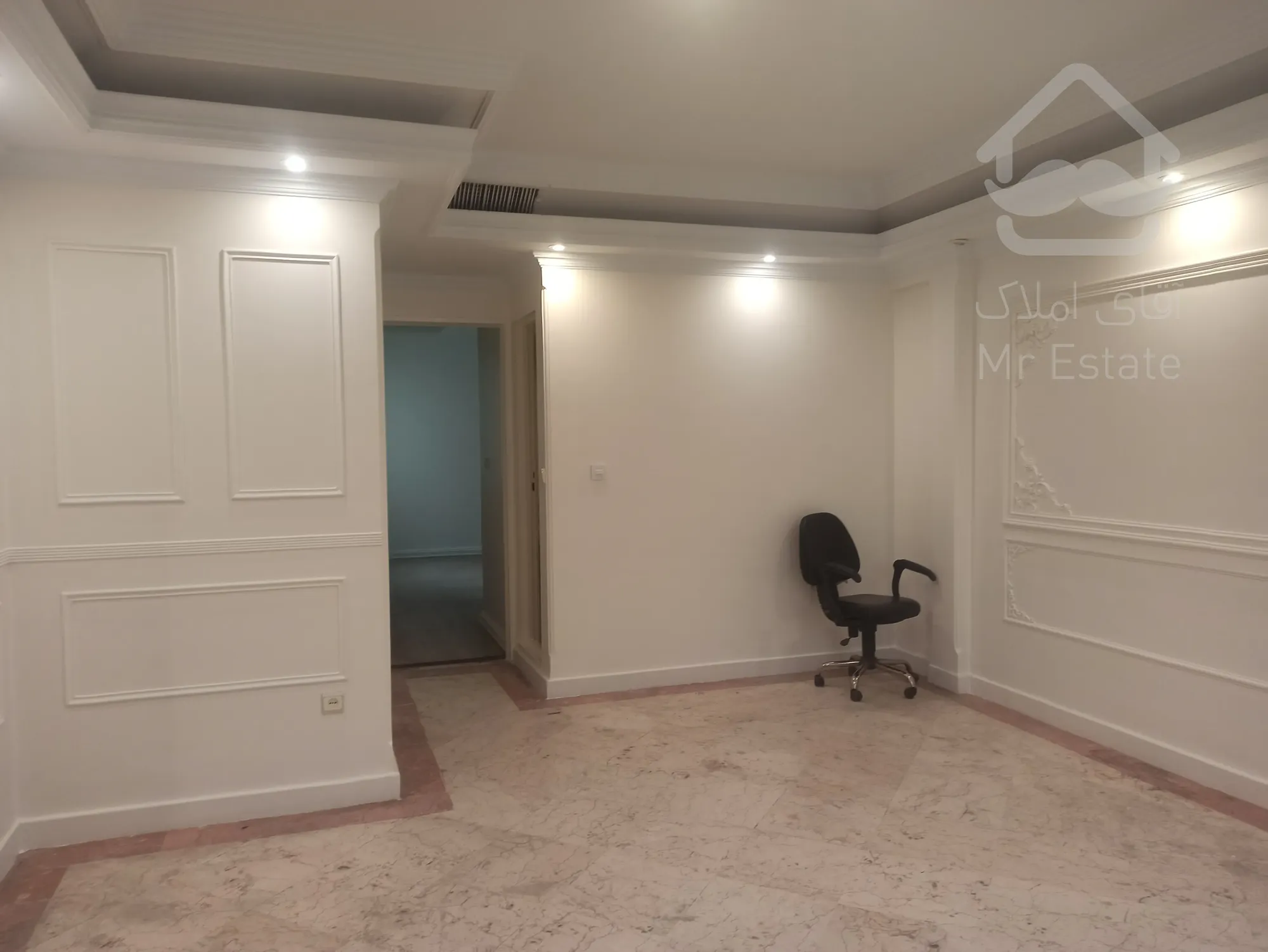 کاشانی/موقعیت اداری/68متر/تک اتاق