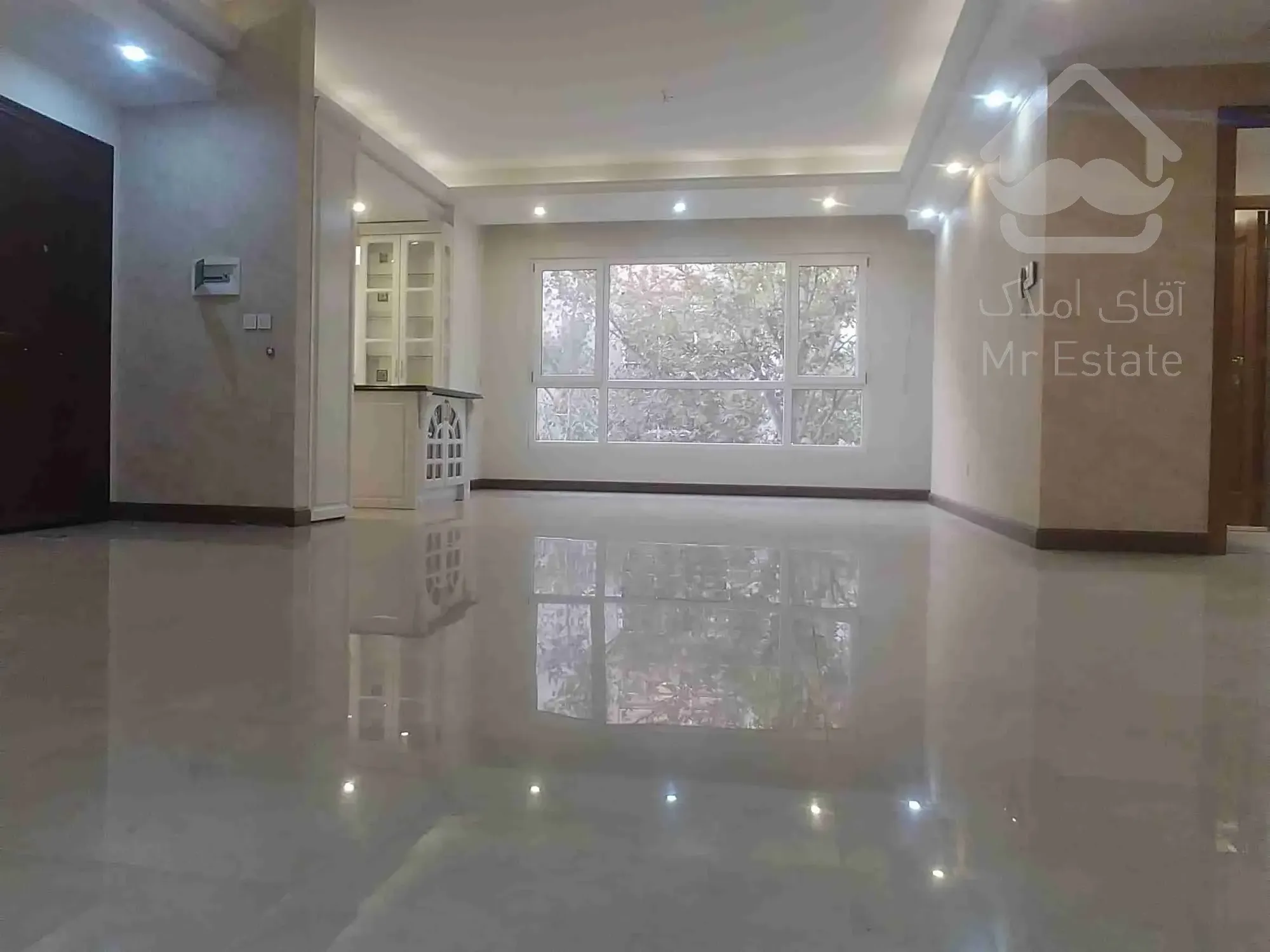 143 متر 3 خواب دیباجی جنوبی عطار