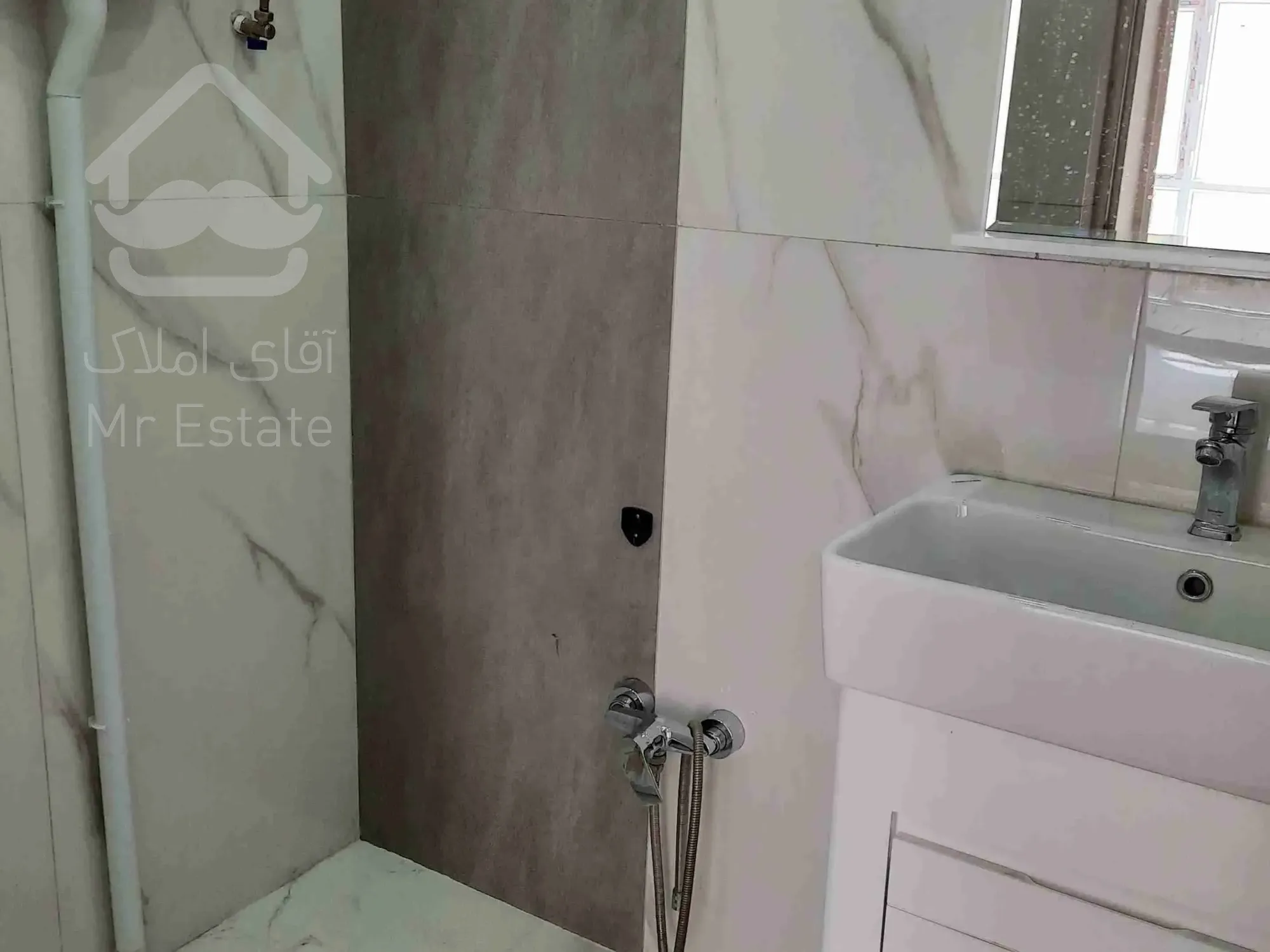 فروش آپارتمان ۱۰۵ متر نوساز در سهروردی جنوبی