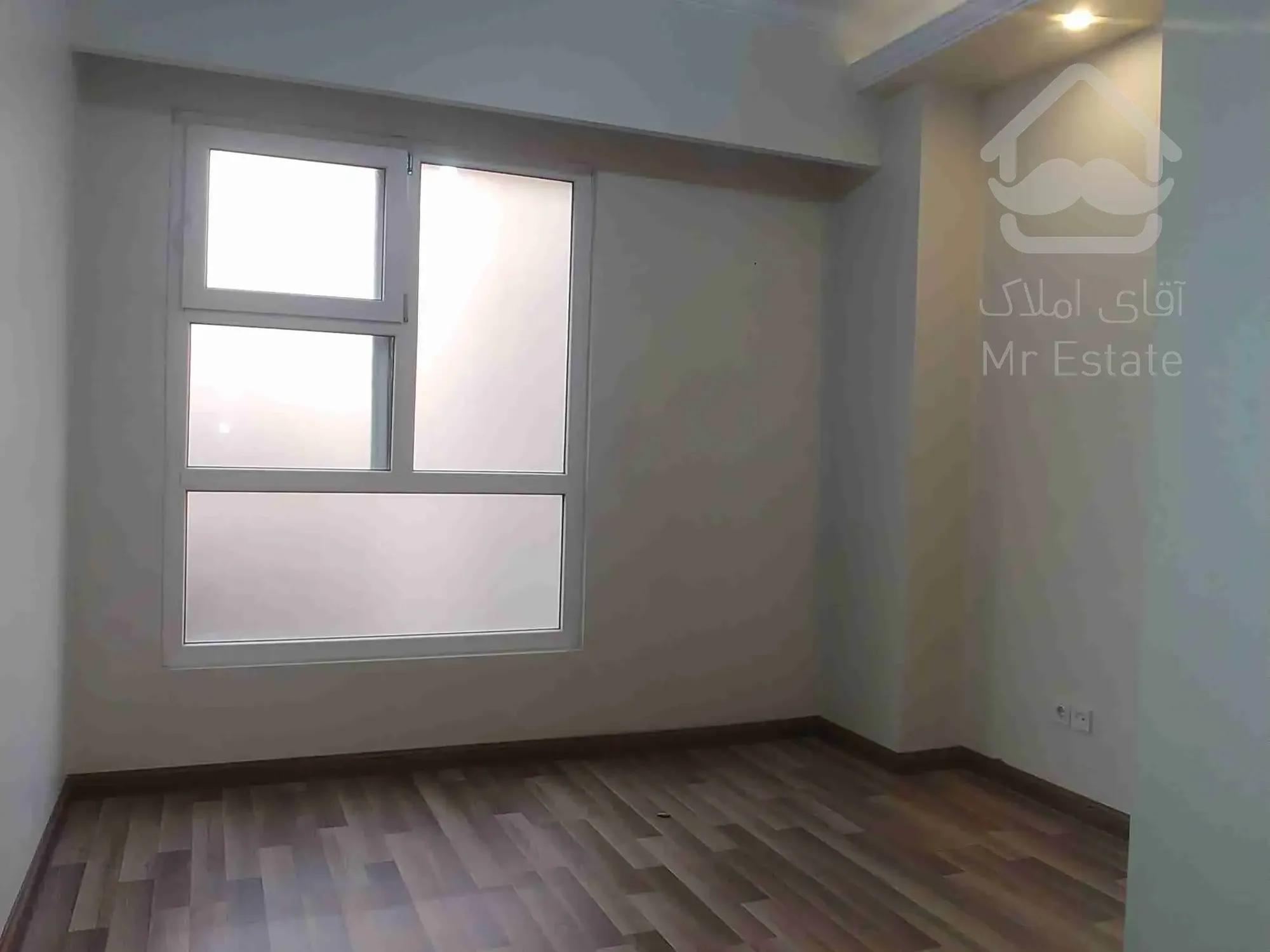 143 متر 3 خواب دیباجی جنوبی عطار