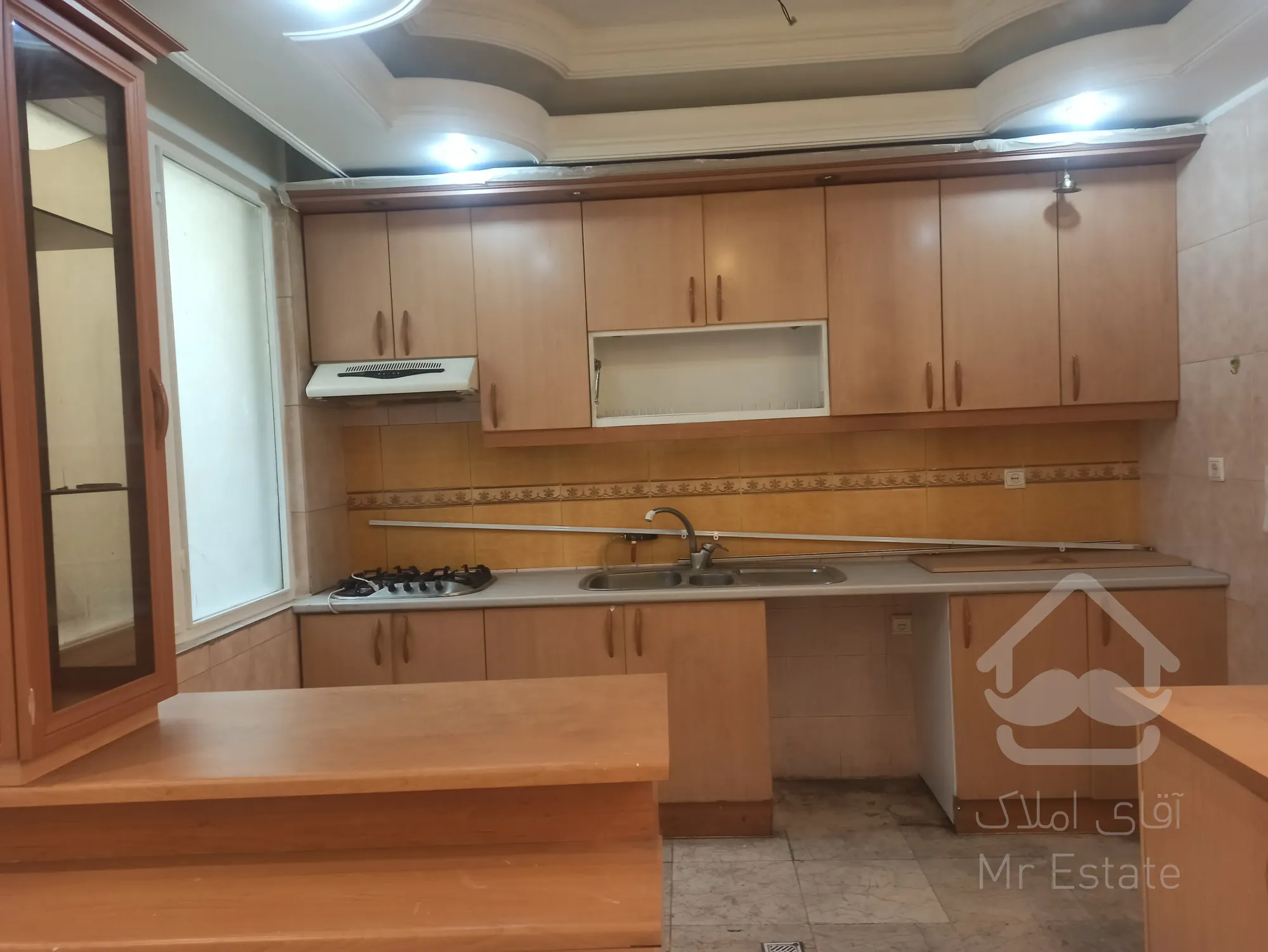 کاشانی/موقعیت اداری/68متر/تک اتاق