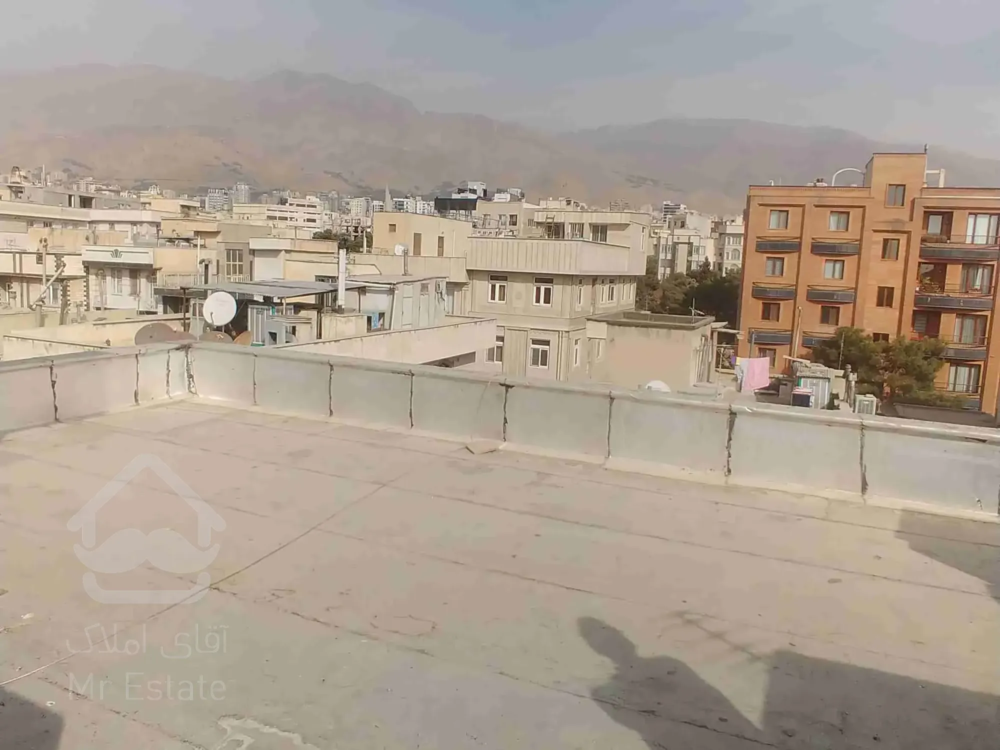 117 متر 3 خواب اختیاریه نزدیک چهاراه پاسداران