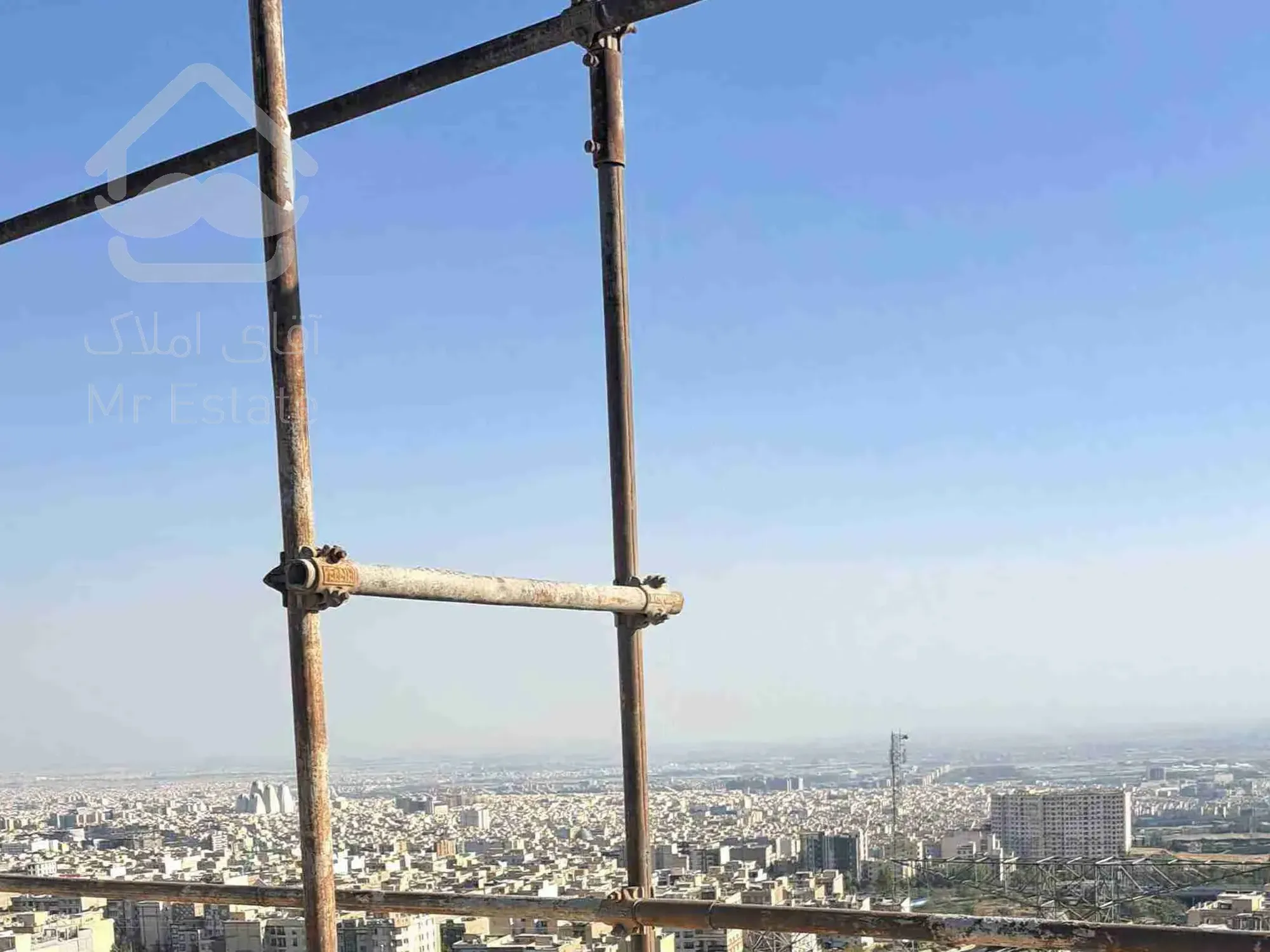 🔑 برج آقاخان – جایی که زندگی عادی به تجربه‌ای خاص تبدیل میشه