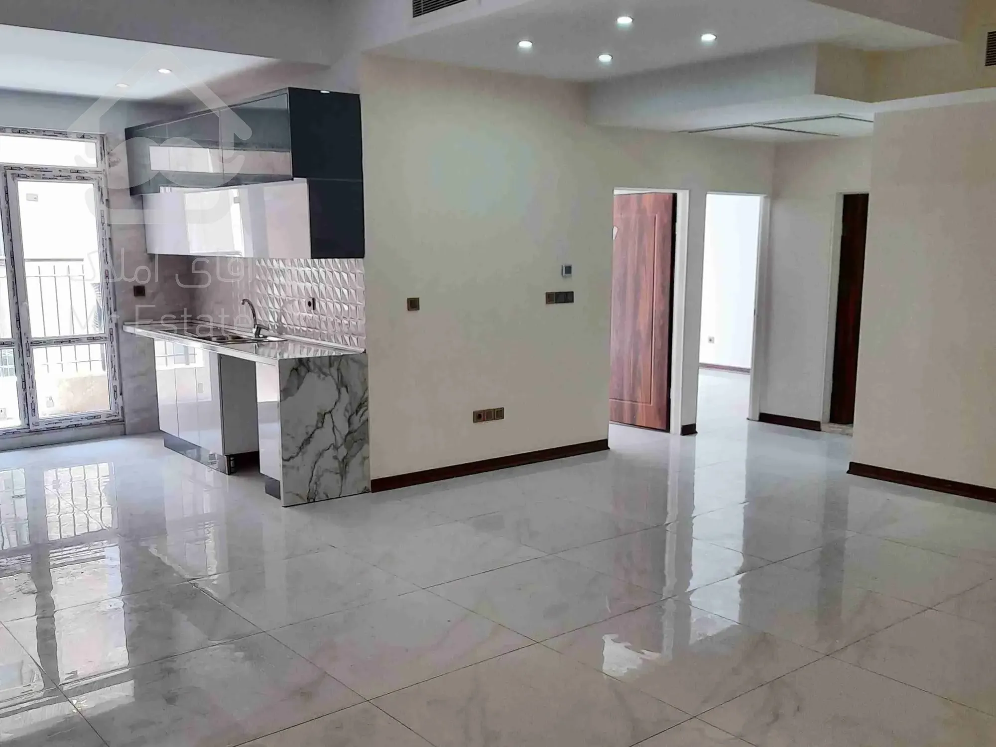 فروش آپارتمان ۱۰۵ متر نوساز در سهروردی جنوبی