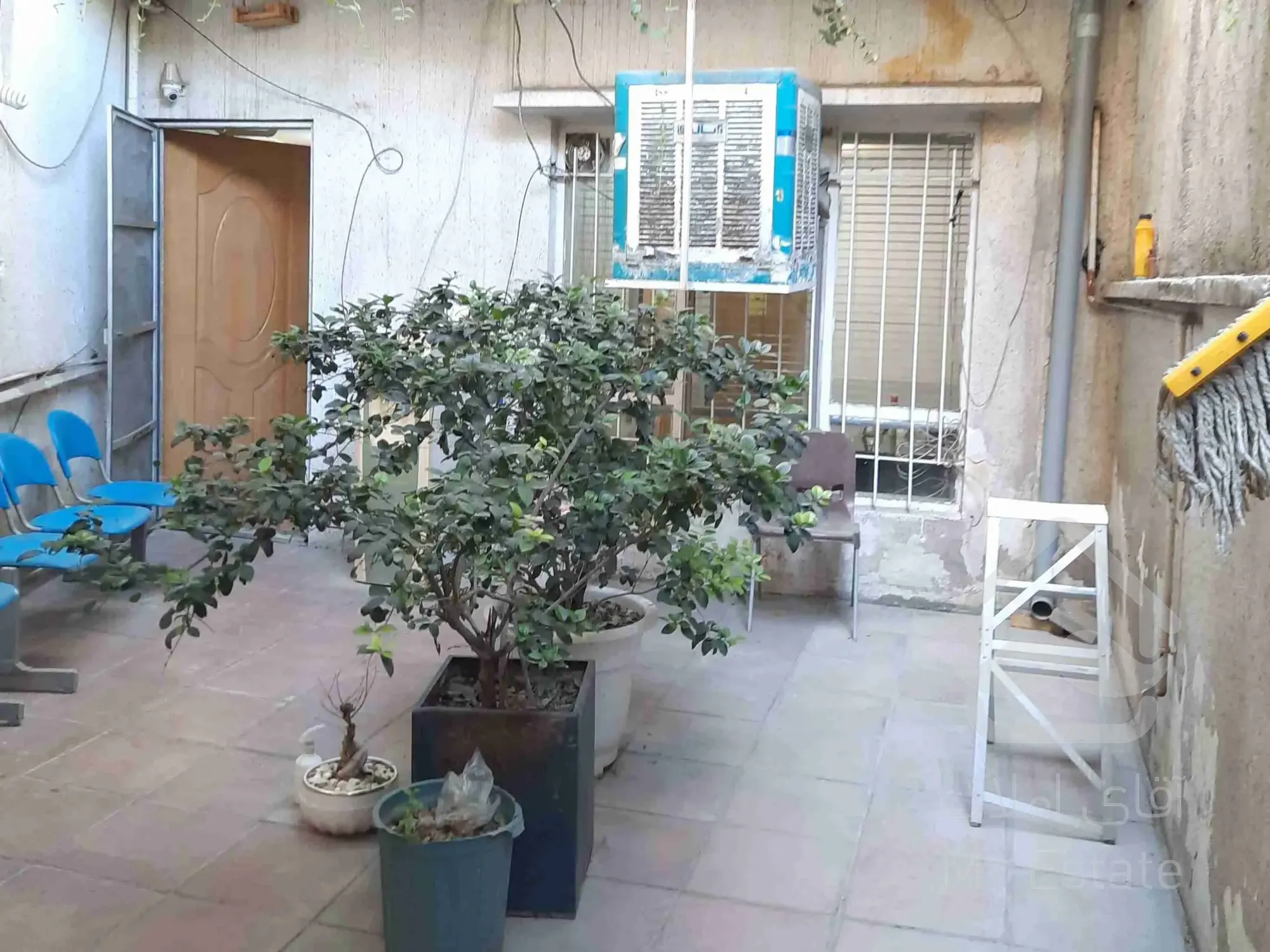 فروش ۲ طبقه مستغلات موقعیت اداری قائم مقام مشاهیر