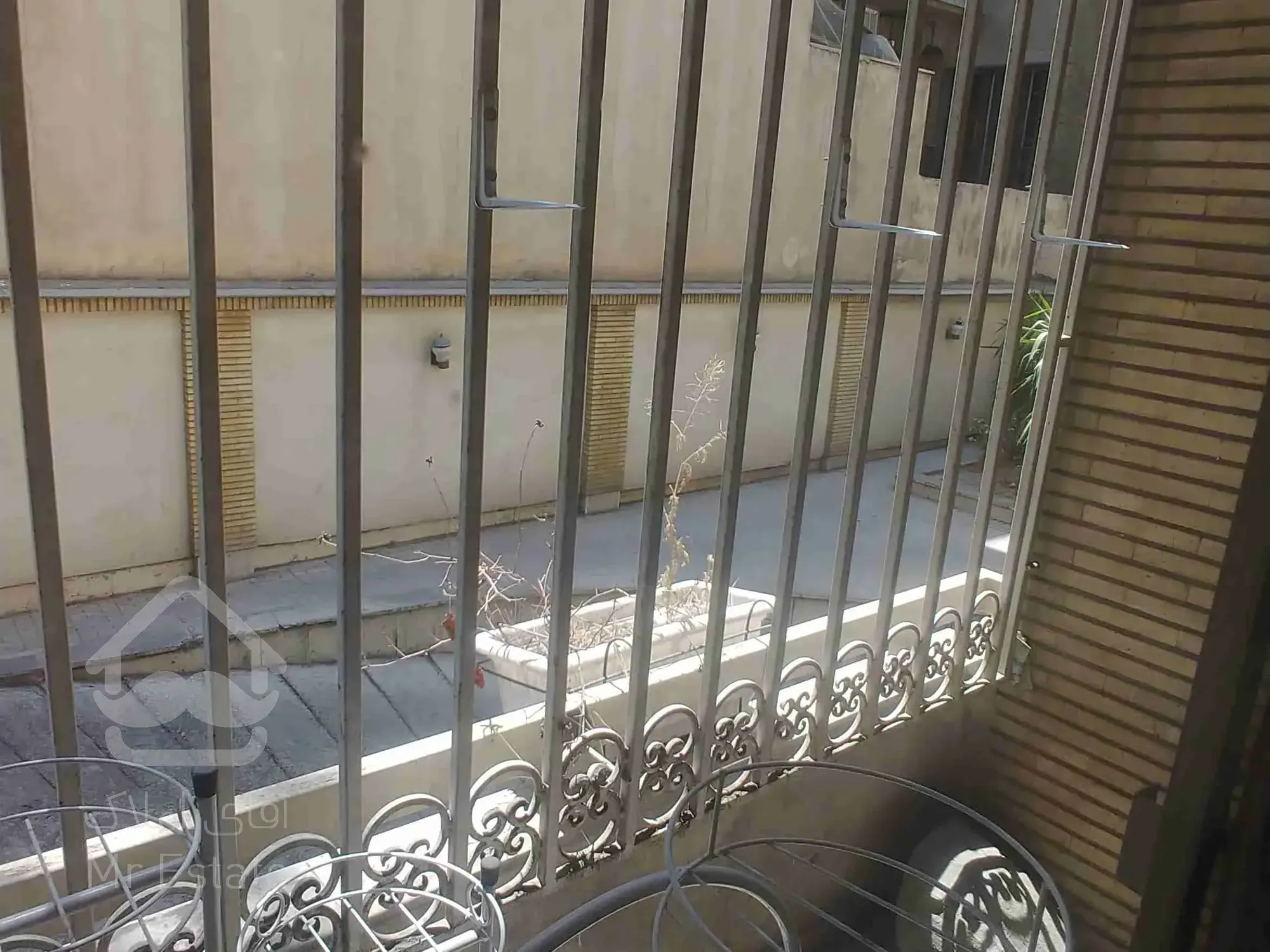 100 متر 2 خواب دروس