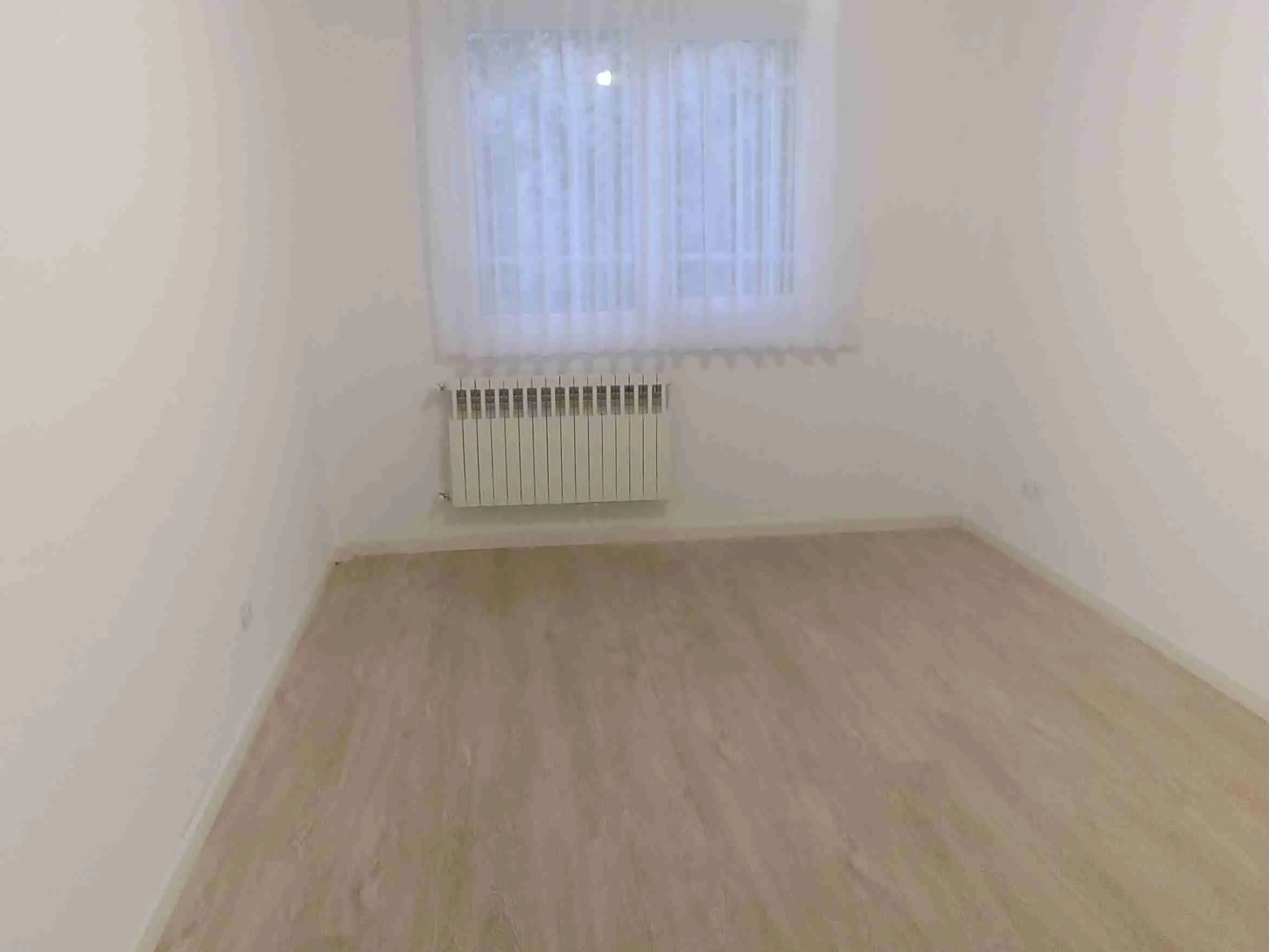 120 متر 3 خواب اختیاریه دسترسی عالی چهارراه پاسدارن