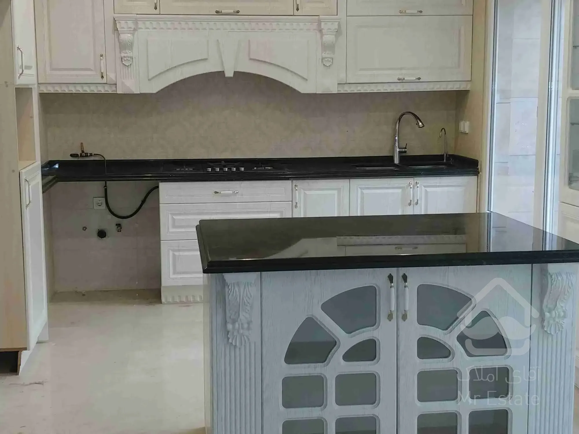 143 متر 3 خواب دیباجی جنوبی عطار