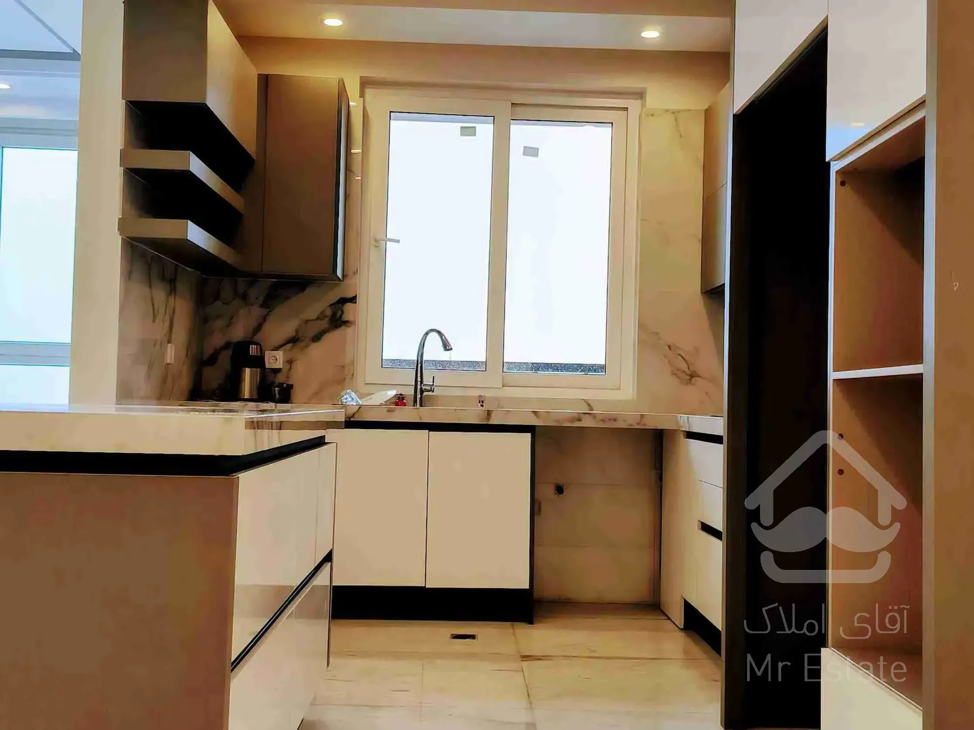 ۱۳۰متری مدرن که تهران زیر پاته