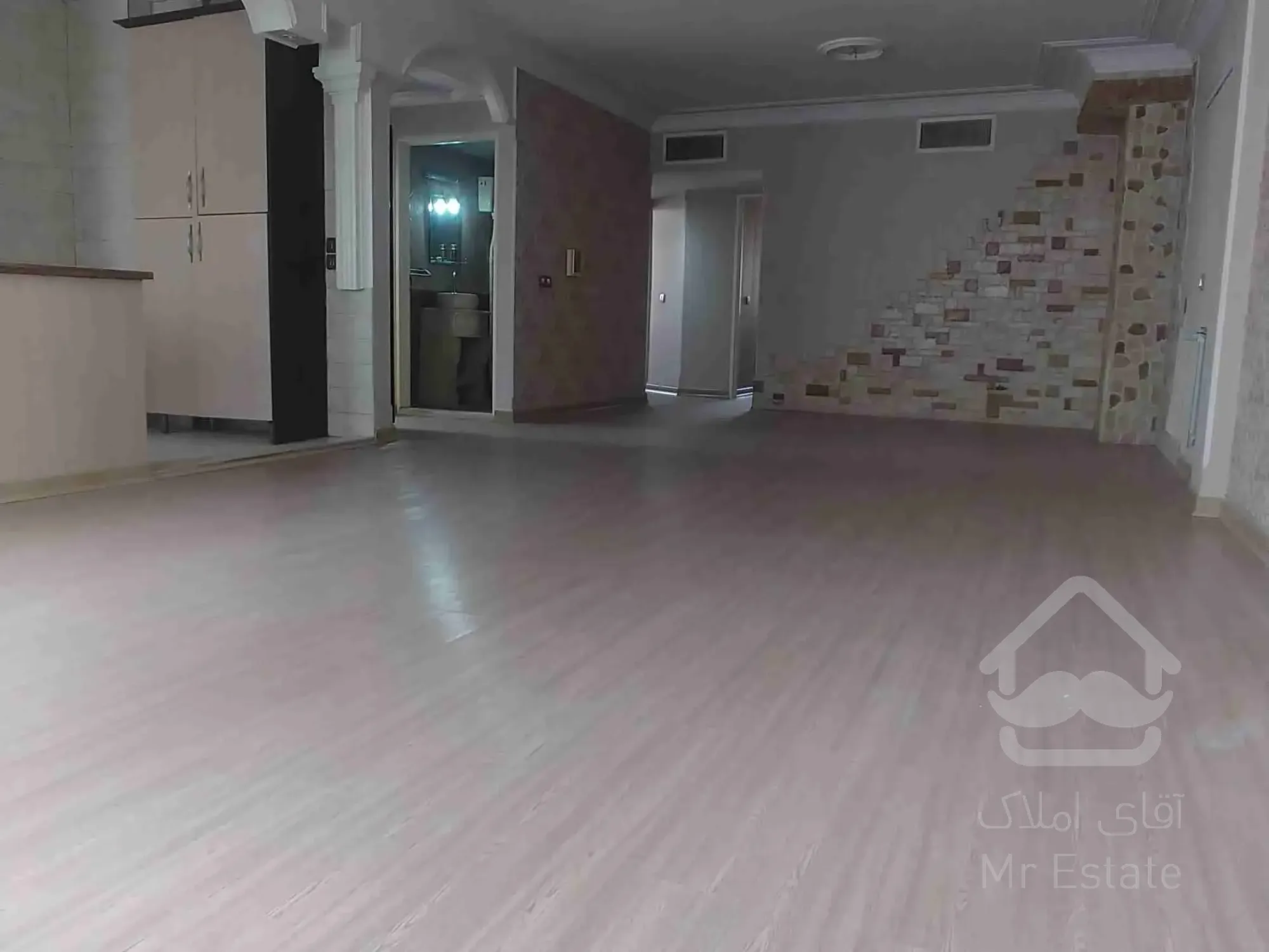 117 متر 3 خواب اختیاریه نزدیک چهاراه پاسداران