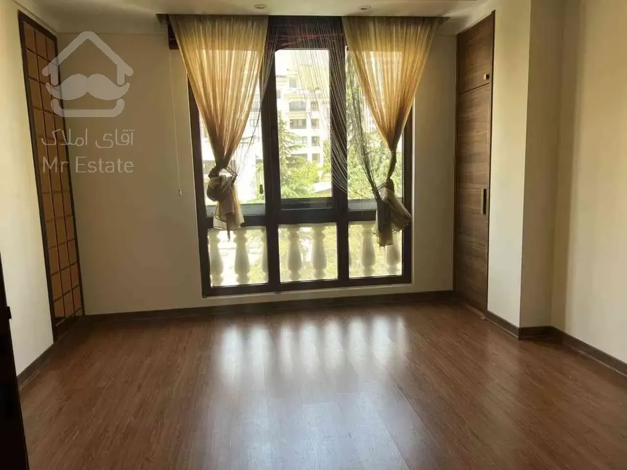 نیاوران ۱۰۵متر متریال داخلی بینظیر لوکیشن عالی