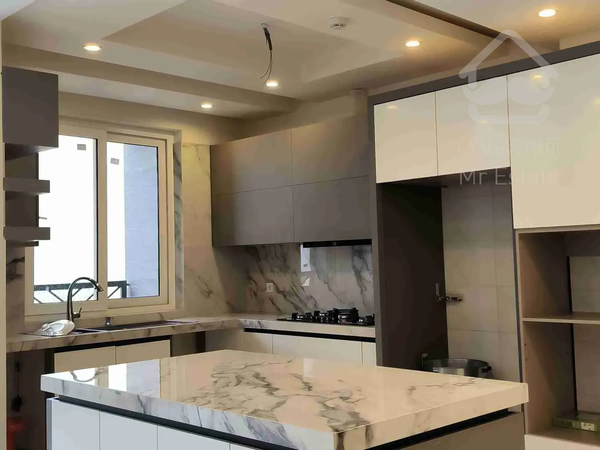 ۱۳۰متری مدرن که تهران زیر پاته