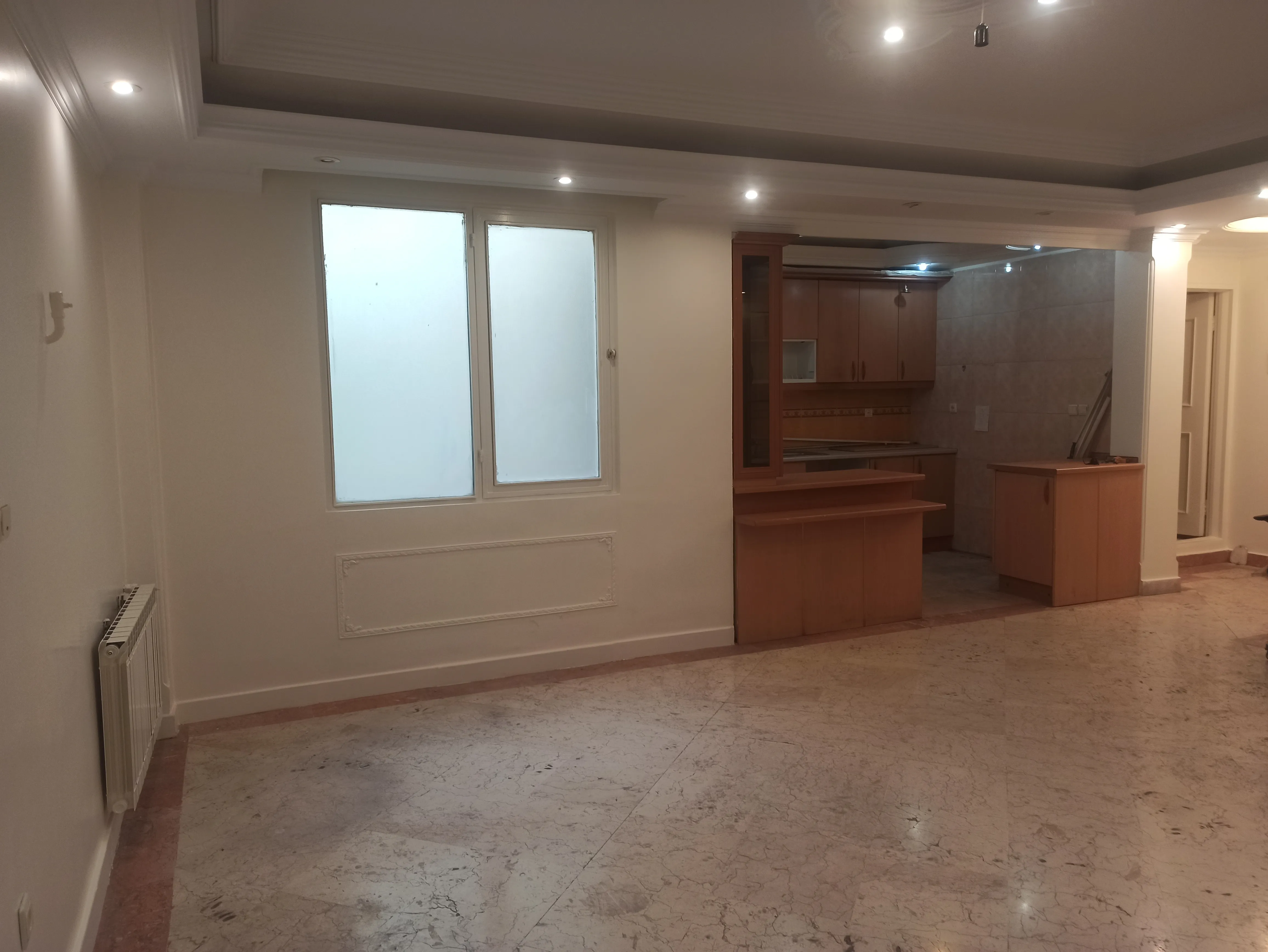 کاشانی/موقعیت اداری/68متر/تک اتاق