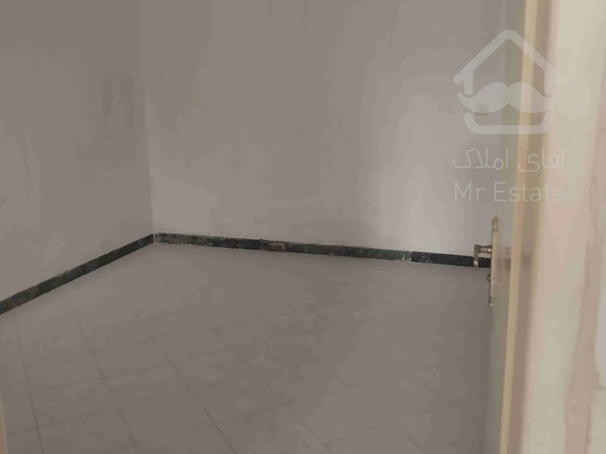 خانه ویلایی و حیاط دار