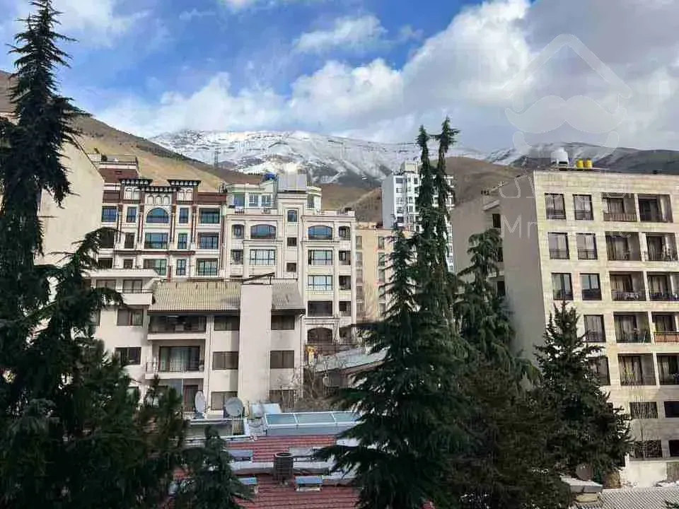 نیاوران ۱۰۵متر متریال داخلی بینظیر لوکیشن عالی