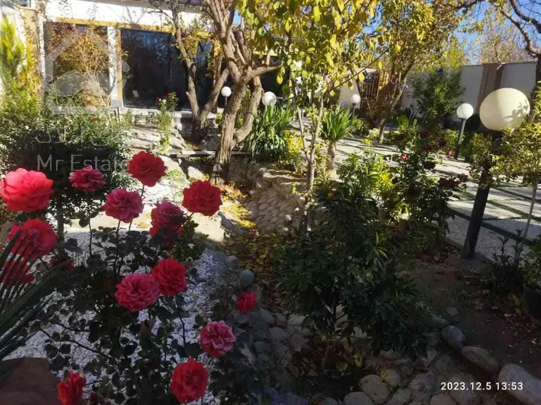 فروش ویلا استخر دار با درختان میوه