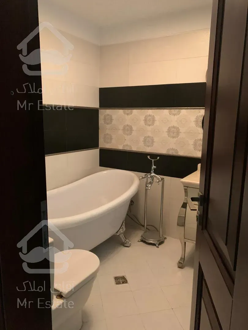 رهن و اجاره آپارتمان ۲۱۵ متری ۴ خوابه نیاوران