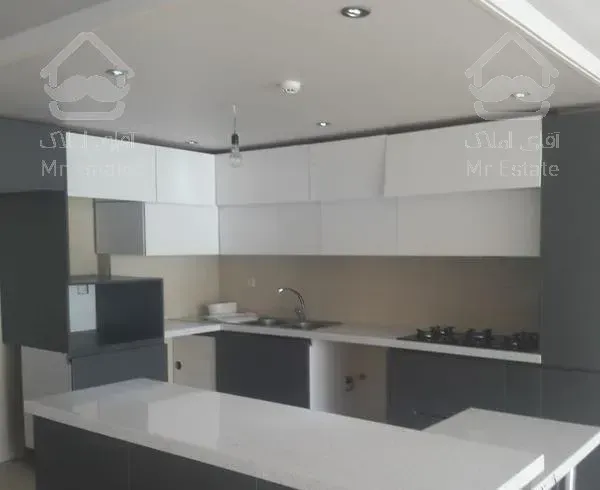 میدان اسبی  با ویو پارک ایران زمین و میدان اسبی