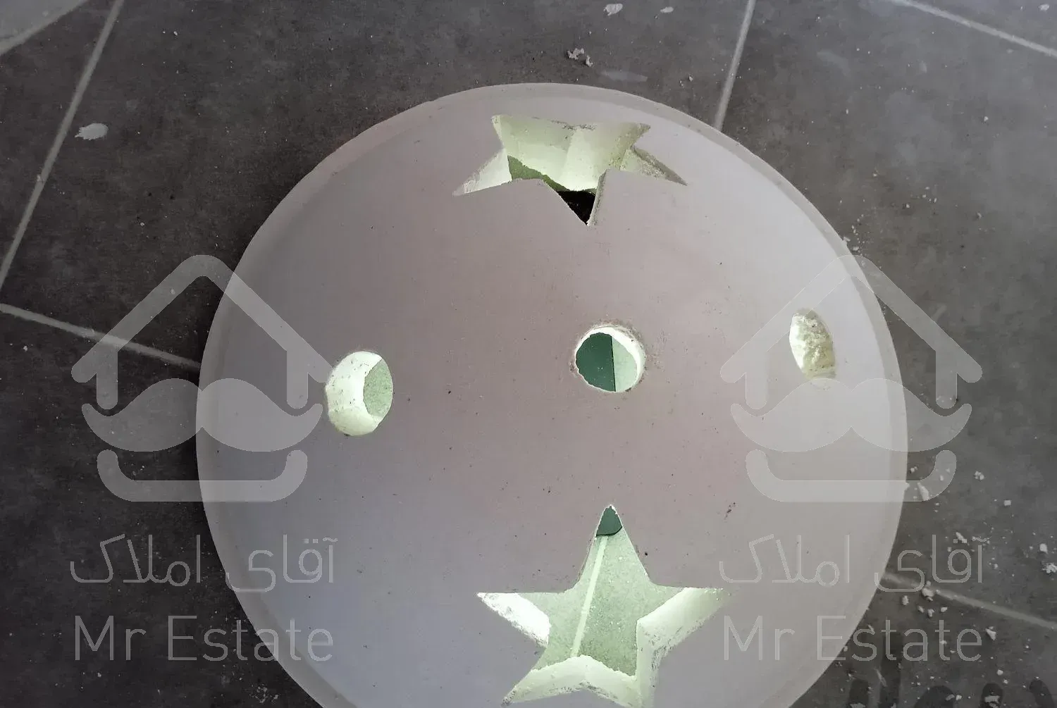 گچکاری و ابزار با طرح های مدرن