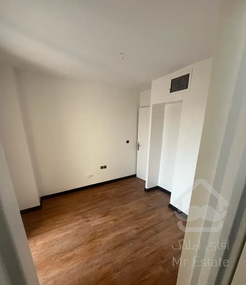 ۵۰متر/جمهوری/یک ساله/آسانسور دار