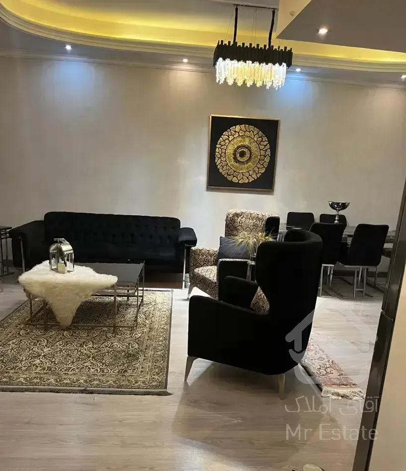 ۶۱ متری خوش نقشه فول امکانات غرق نور