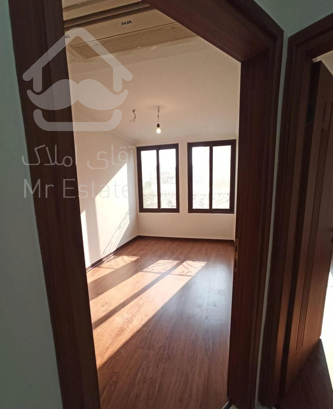 ۱۵۰ متر کلید نخورده ۲ پارکینگ