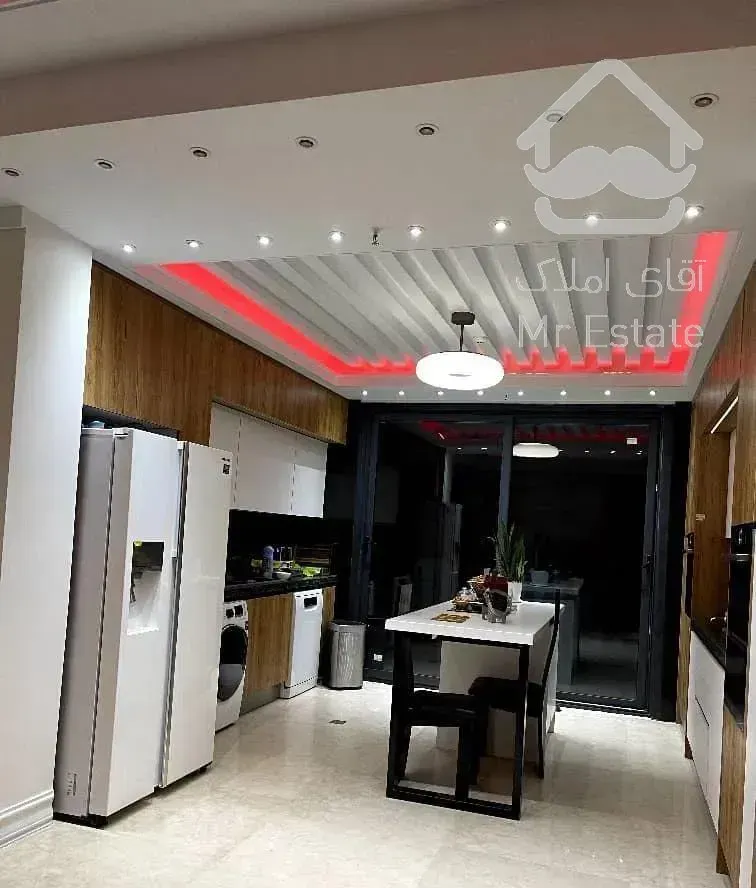 ۲۰۷متر طبقه ۱۰ ** ۵پارکینگ باکس** تکواحدی