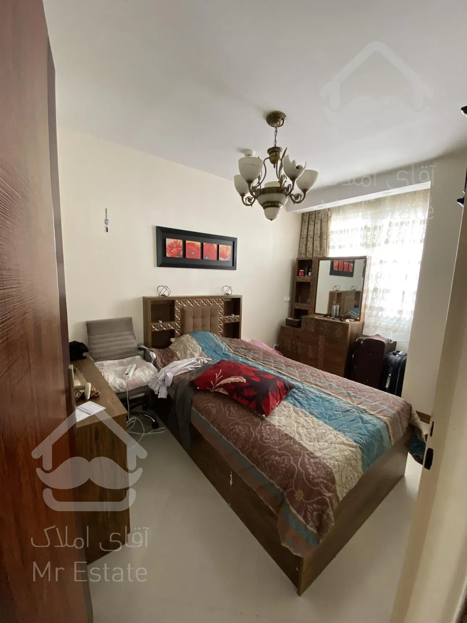 ۱۳۰ متری دریاچه چیتگر کوهک فول لاکچری و خوش نقشه