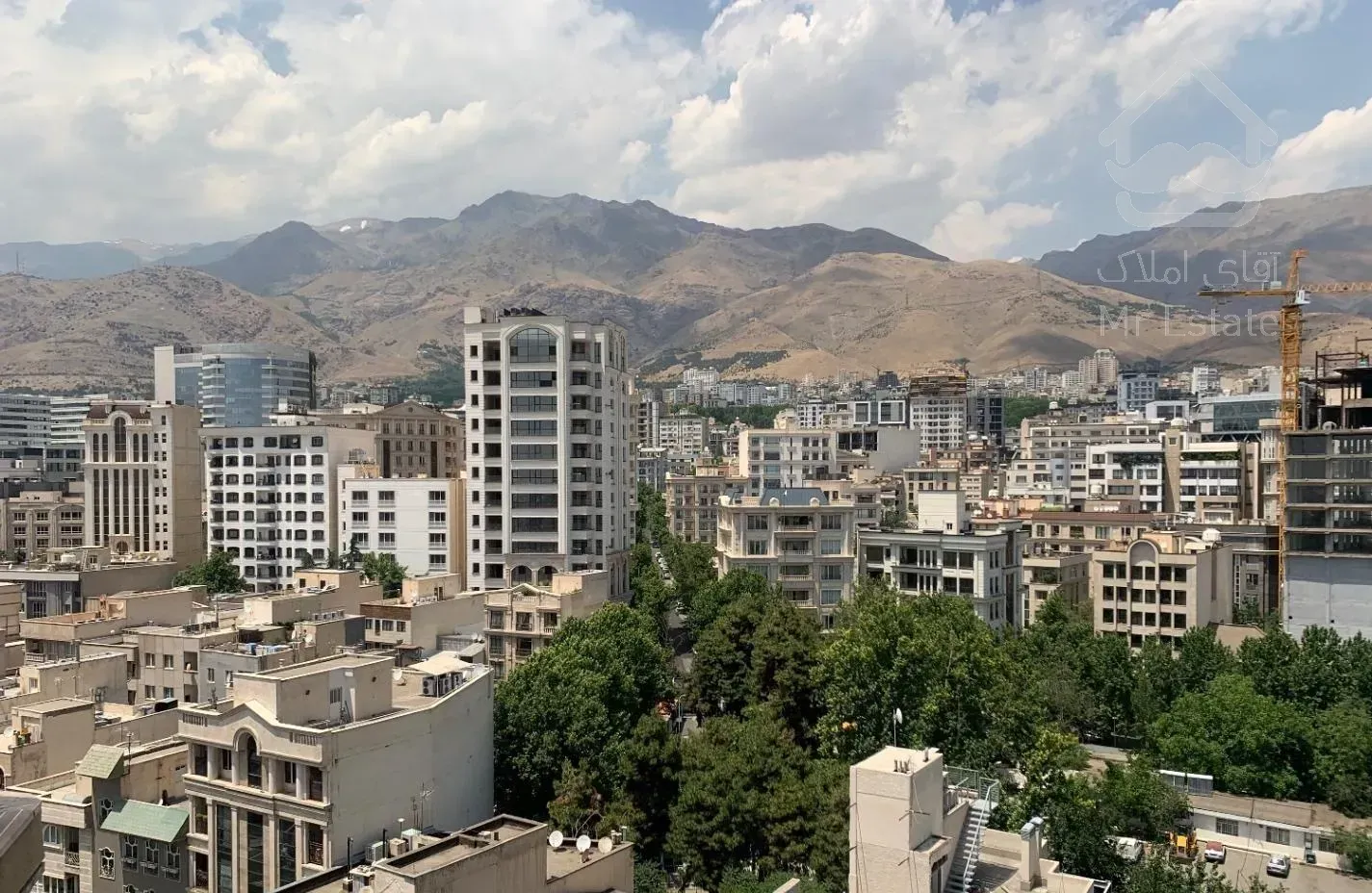 برج باغ ۱۳۰متری/نیاوران/فول مشاعات/ویو باغ