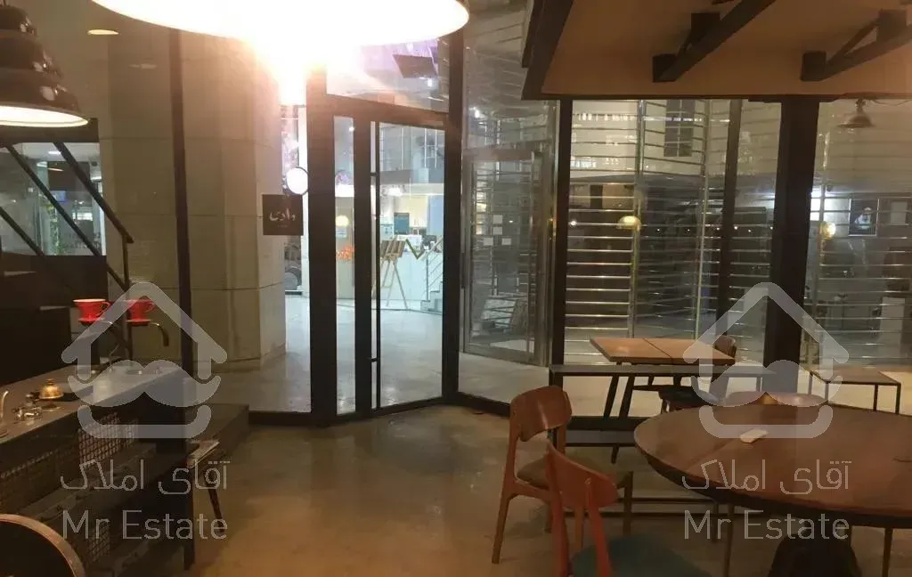 ۷۰ متر کف ۵۴ متر بالکن مناسب کافی شاپ