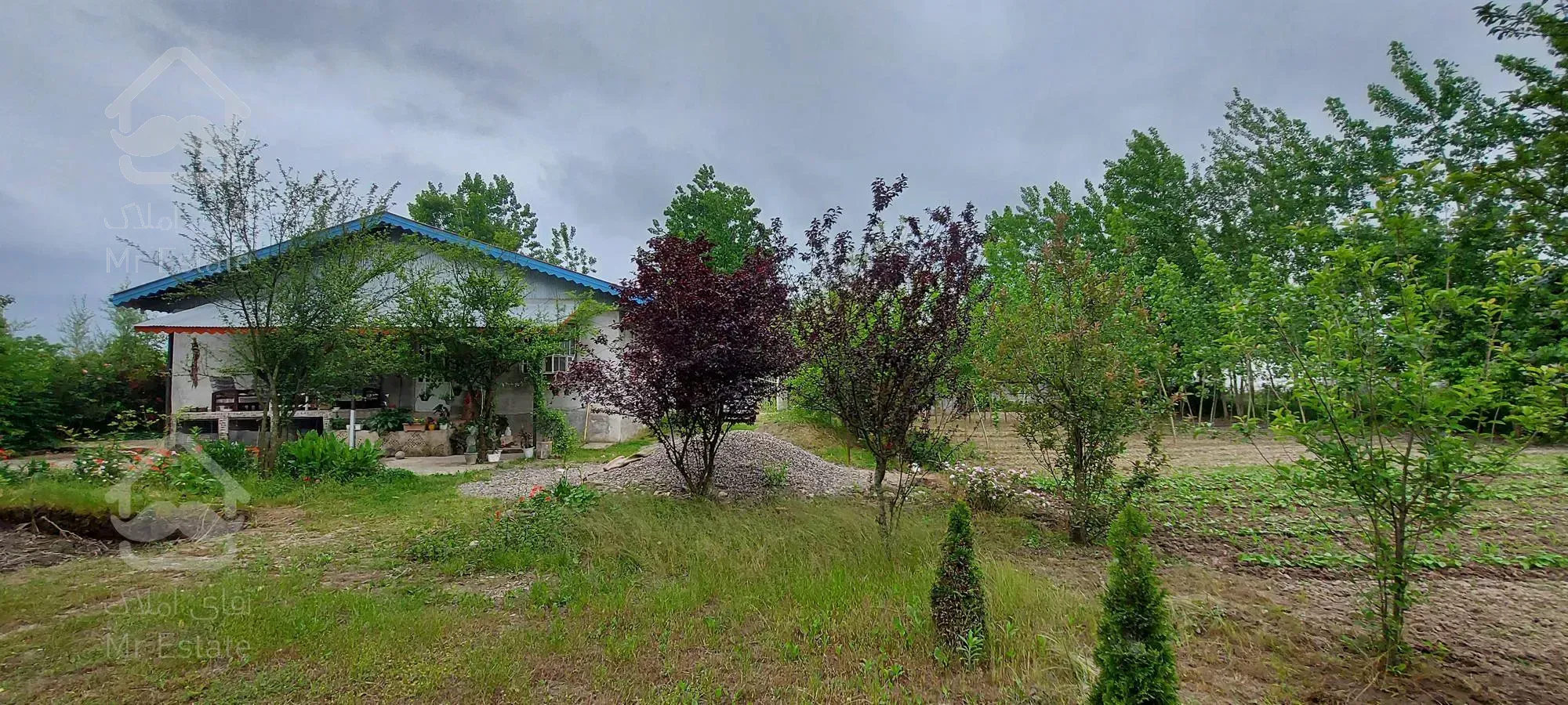 180متر ویلا داخل 3000 متر باغ فروش فوری