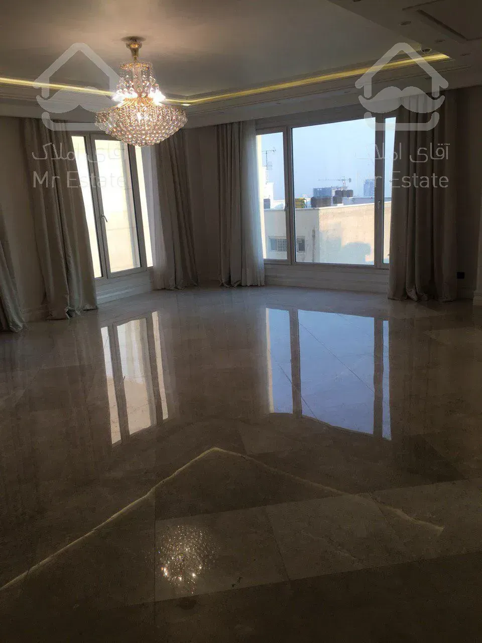 خرید و فروش آپارتمان مسکونی 233 متری فرمانیه شرقی