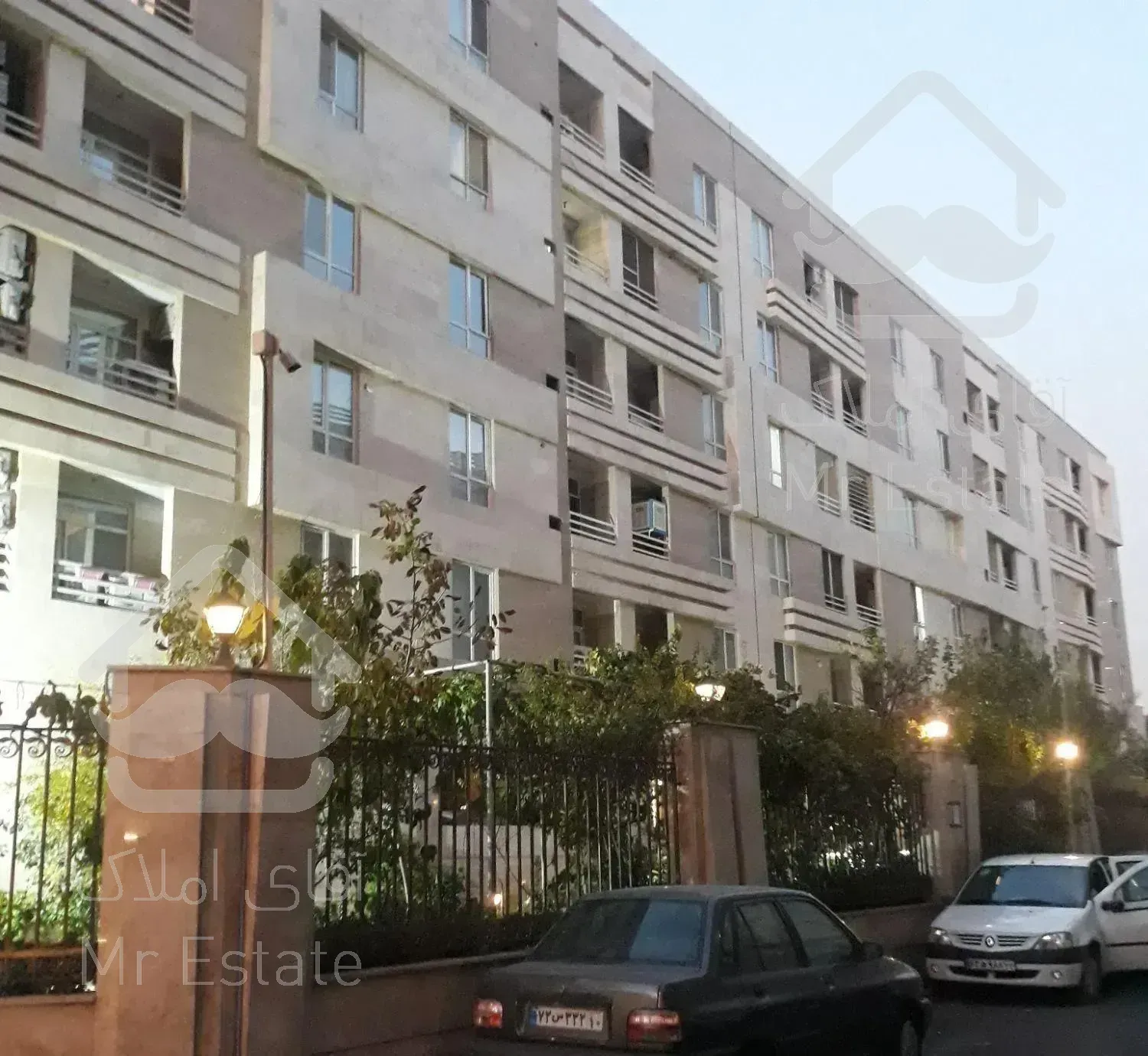 ۹۴ متر ۲ خ فول امکانات در  مجتمع بیمه