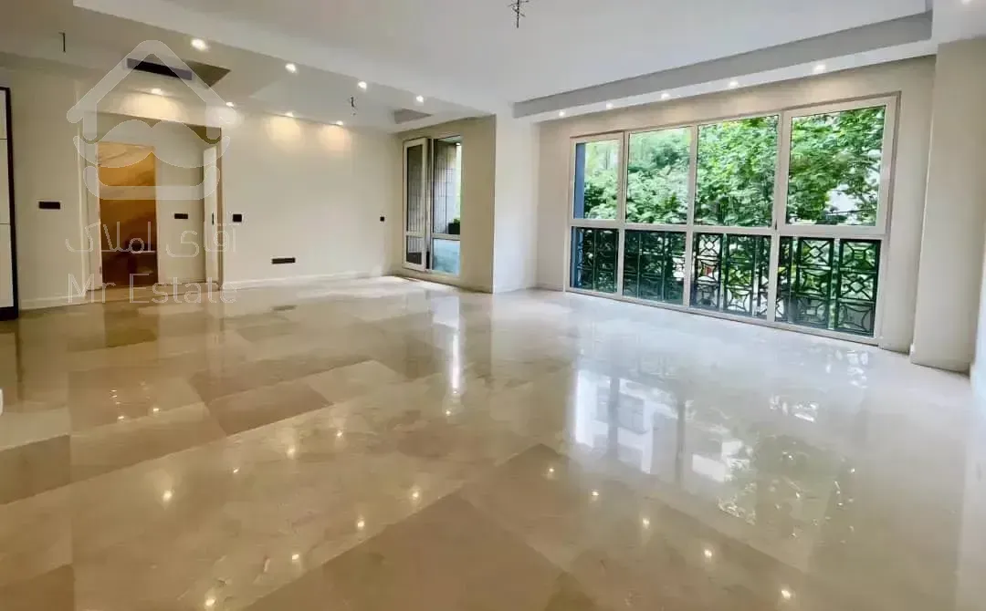 ۱۳۰متر /۳خوابه/دیباجی جنوبی /۲پارکینگ سندی