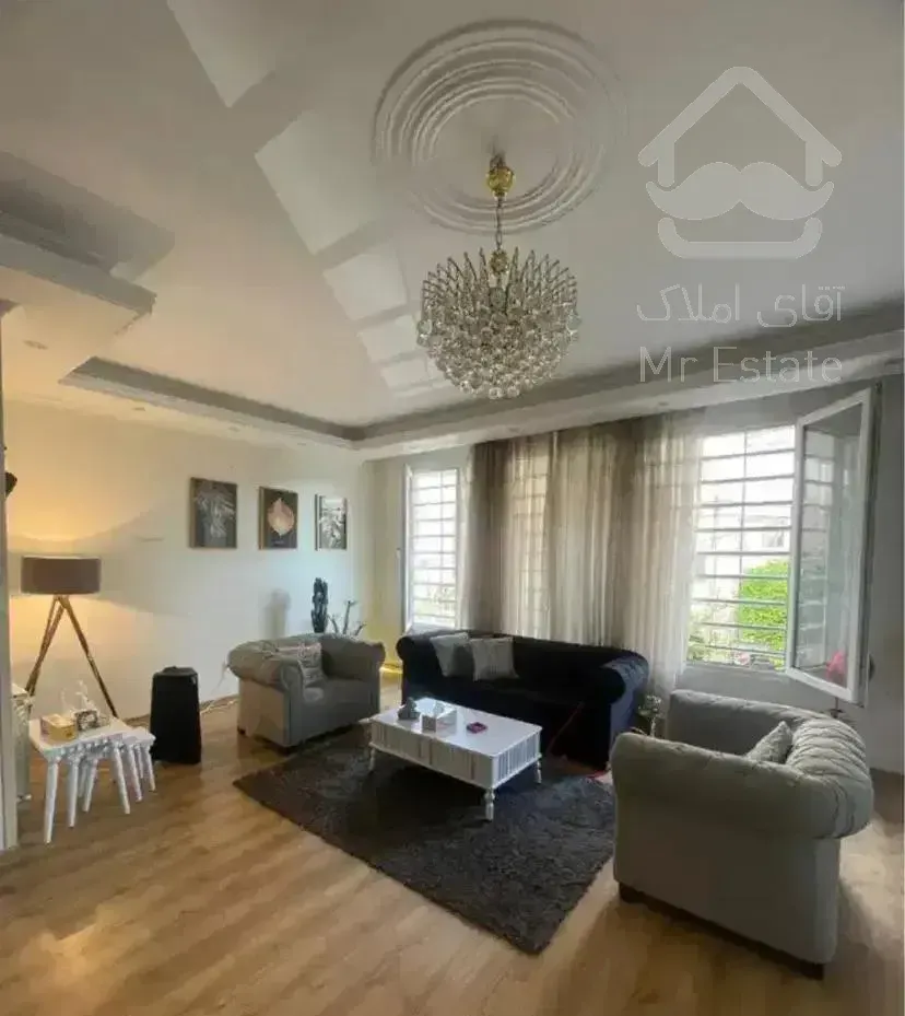 100متر آپارتمان/رو به آفتاب