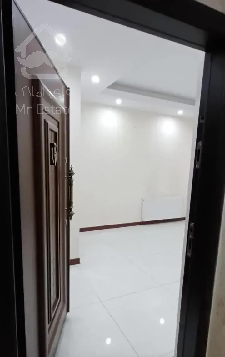 ۵۷متری نوساز شیک با پارکینگ فرعی اردیبهشت