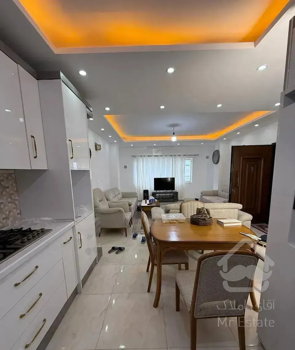 آپارتمان ۹۵متری با پارکینگ/آسانسور خیابان معلم