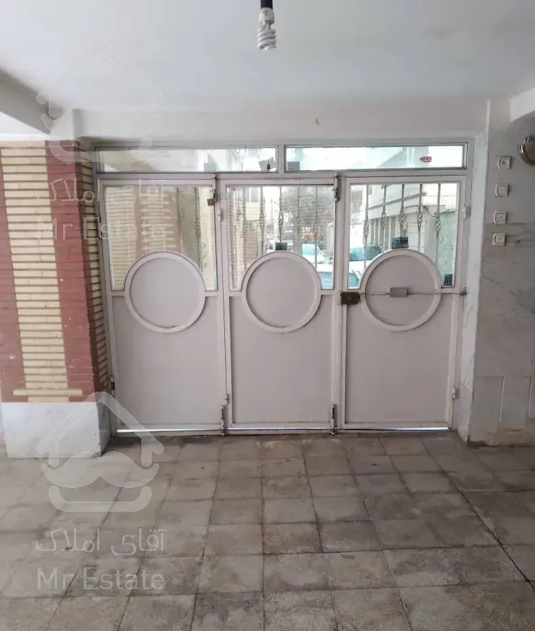 پارکینگ اختصاصی رهن داده میشود