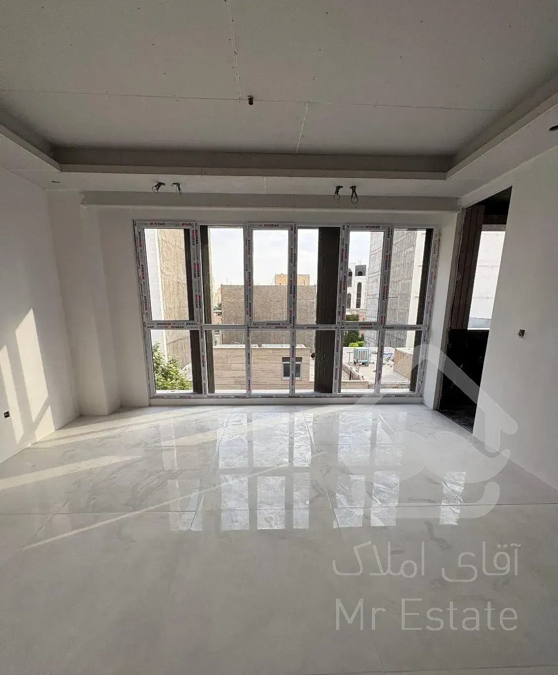 150 متر سه خواب خیابان فلاحی تک واحدی کلید نخورده