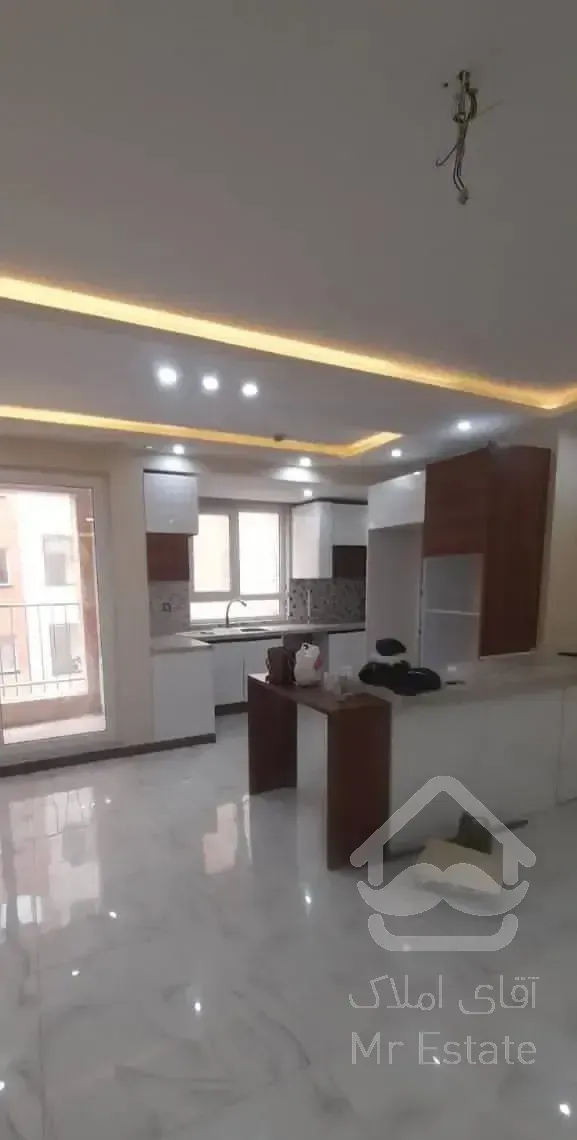 گلستاندوم/۸۵متر۲خواب/فولامکانات/غرق نور