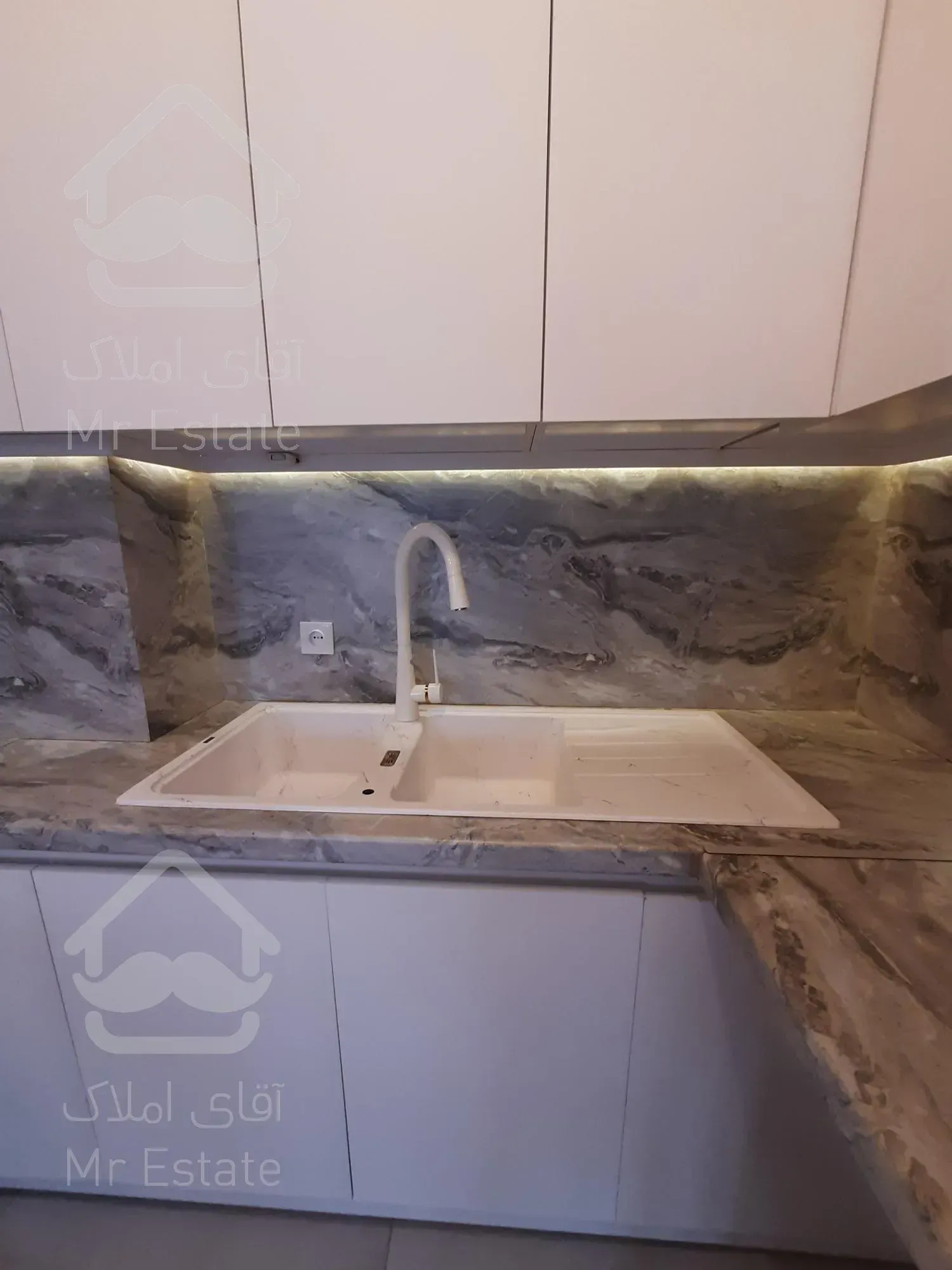 فروش ۸۰متری لاکچری بر بلوار کمالی