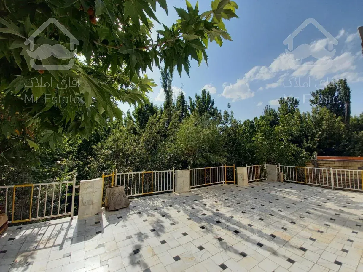 ویلا دوخوابه باغبهادران لب آب