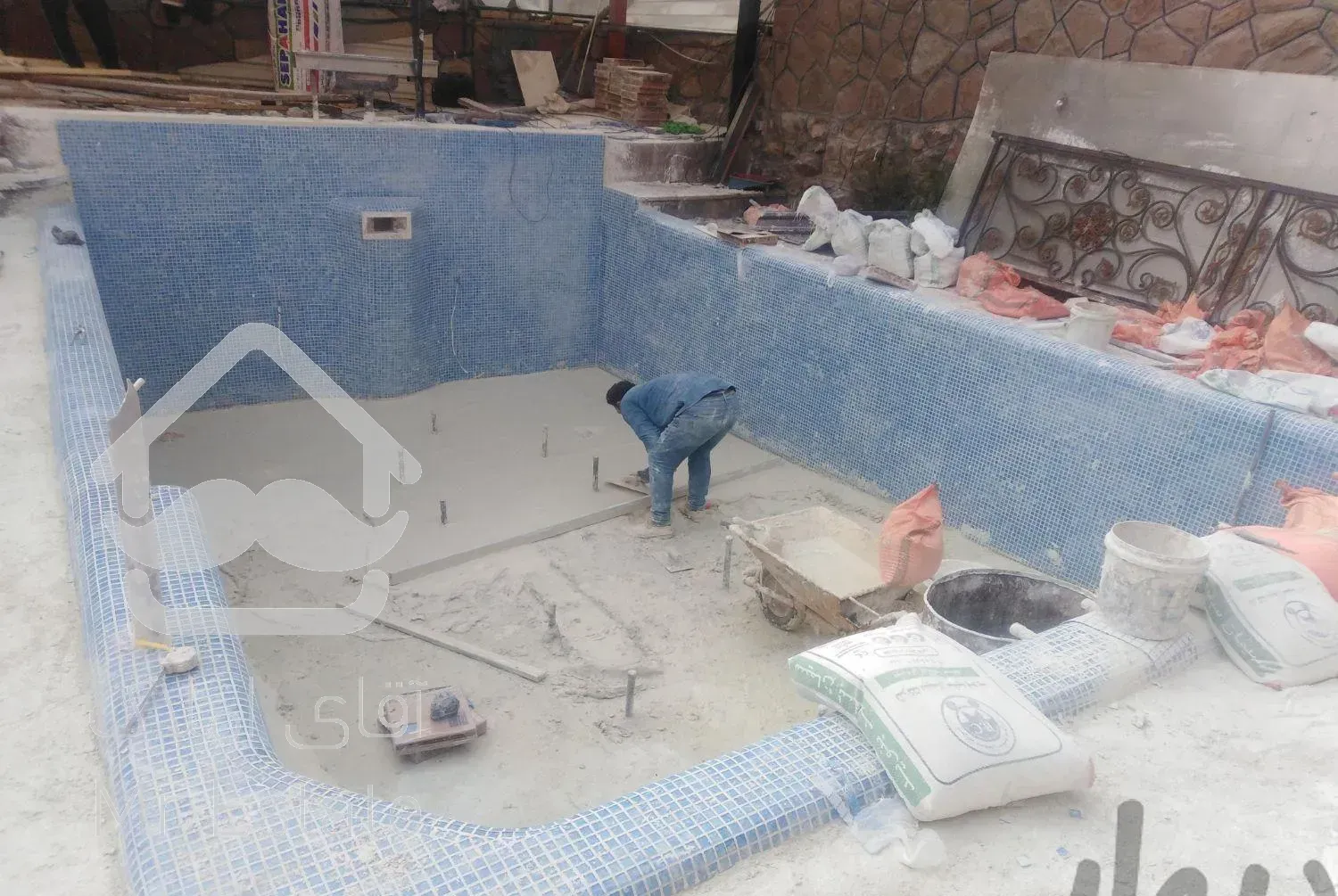 طراحی واجرای استخرجکوزی ترکیبی.