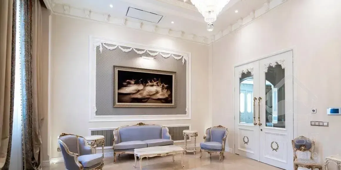 ویلا آپارتمان ۲۵۰متری/تاپ لوکیشن کاخ زعفرانیه