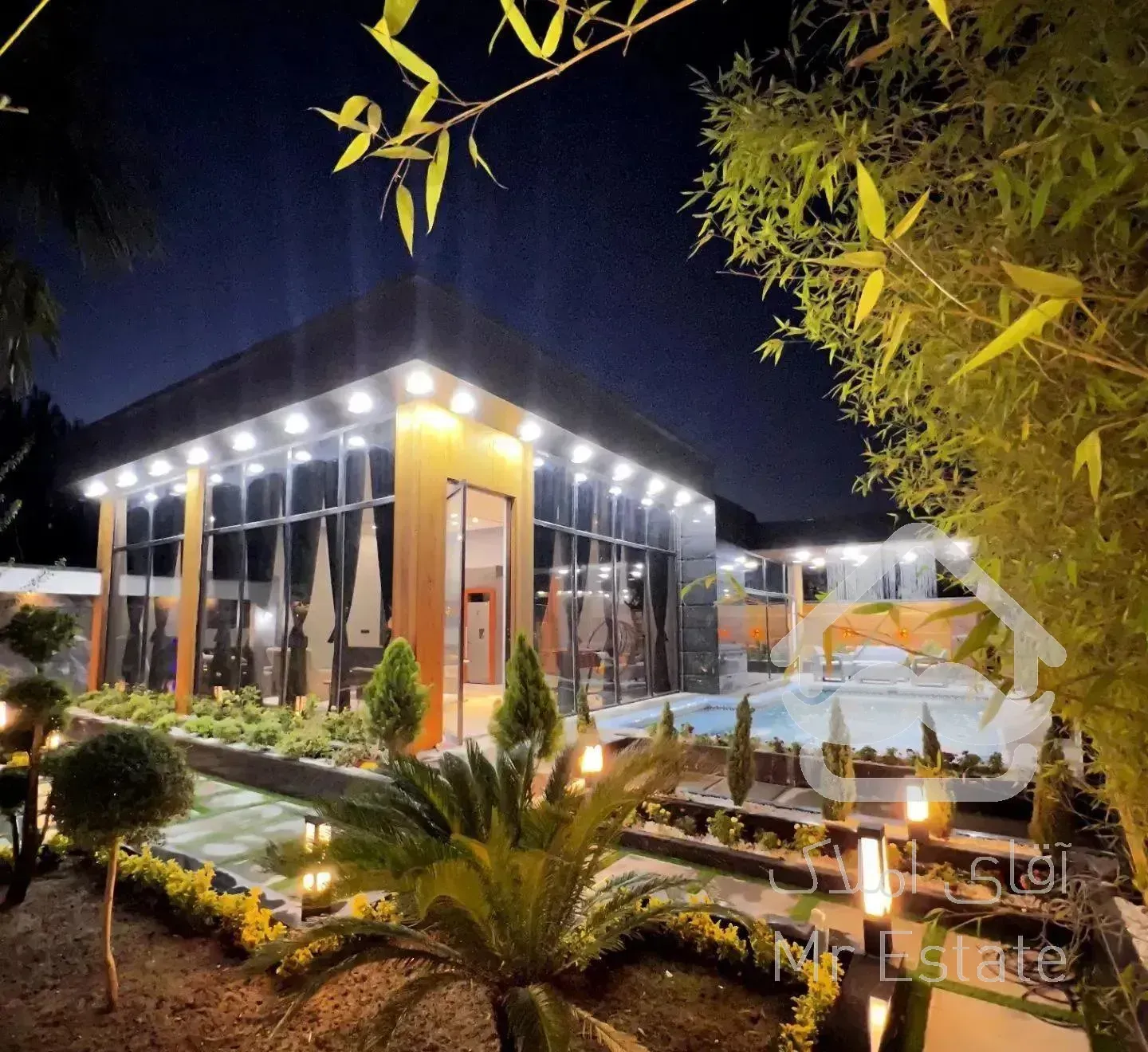 ویلا باغ  ۳۹۰ متری استخردار