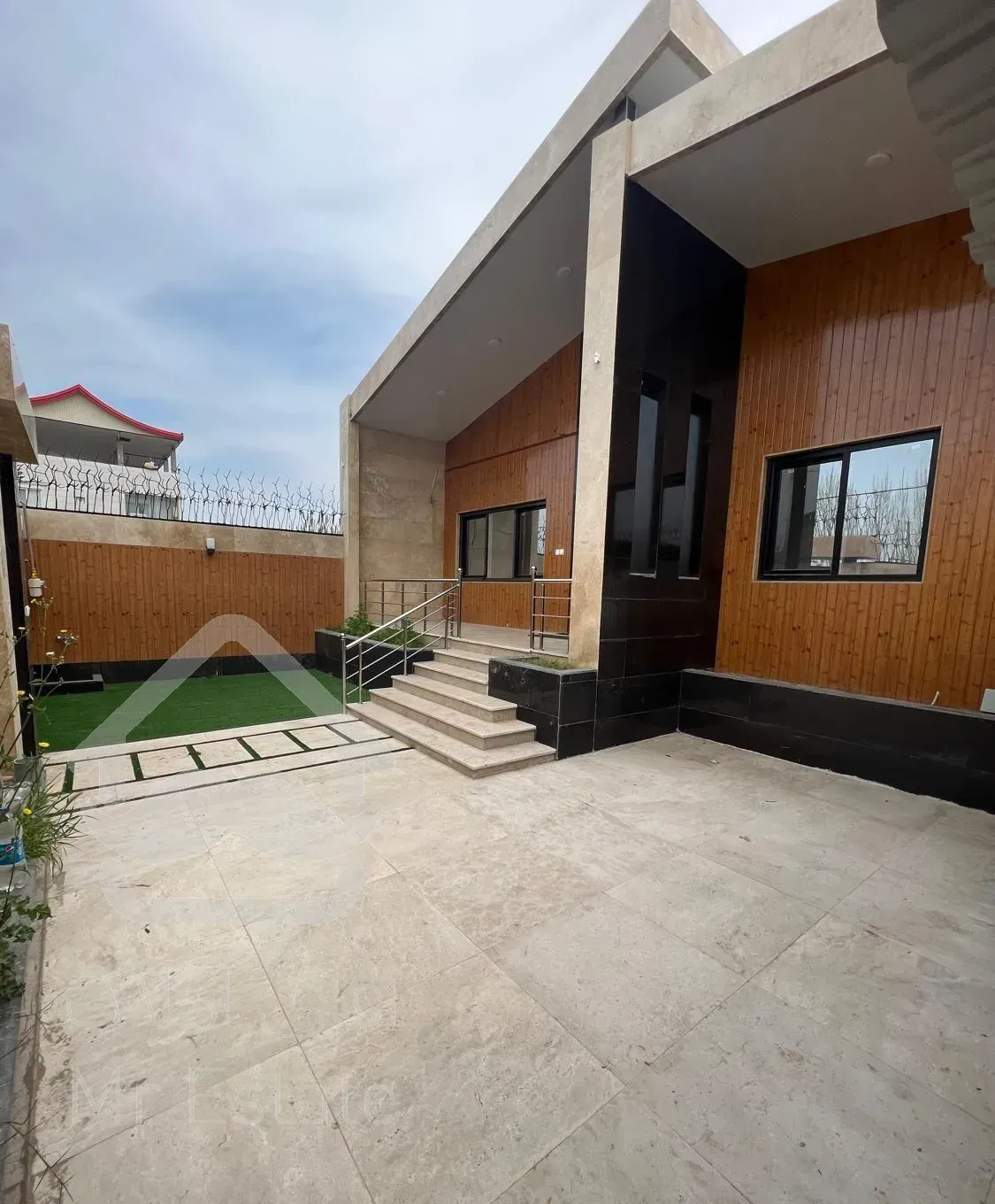 ویلای ۳ خواب نوساز با بهترین متریال و سند تک برگ